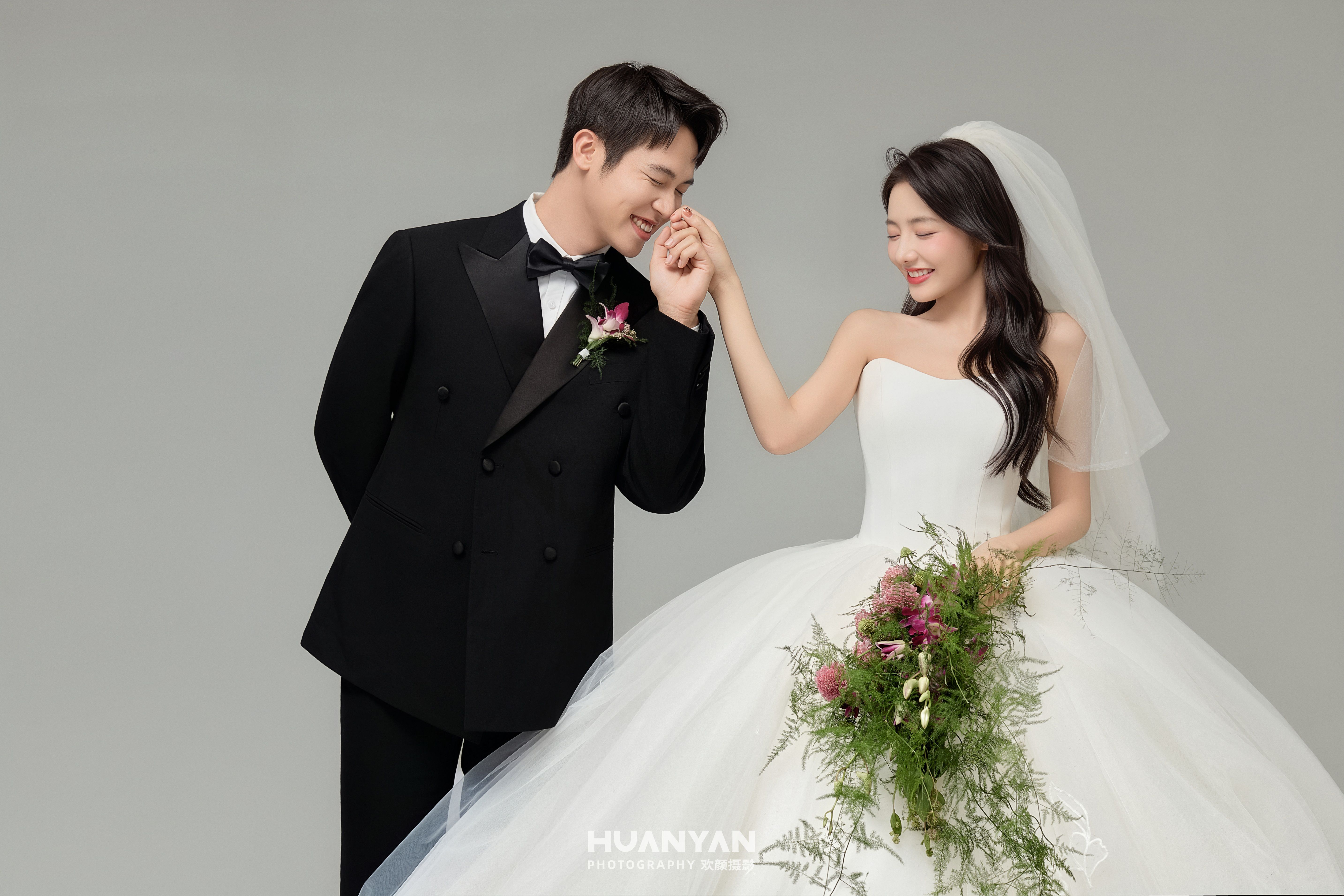 纯白序章客片第11张｜极简风婚纱照，摄于南法庄园