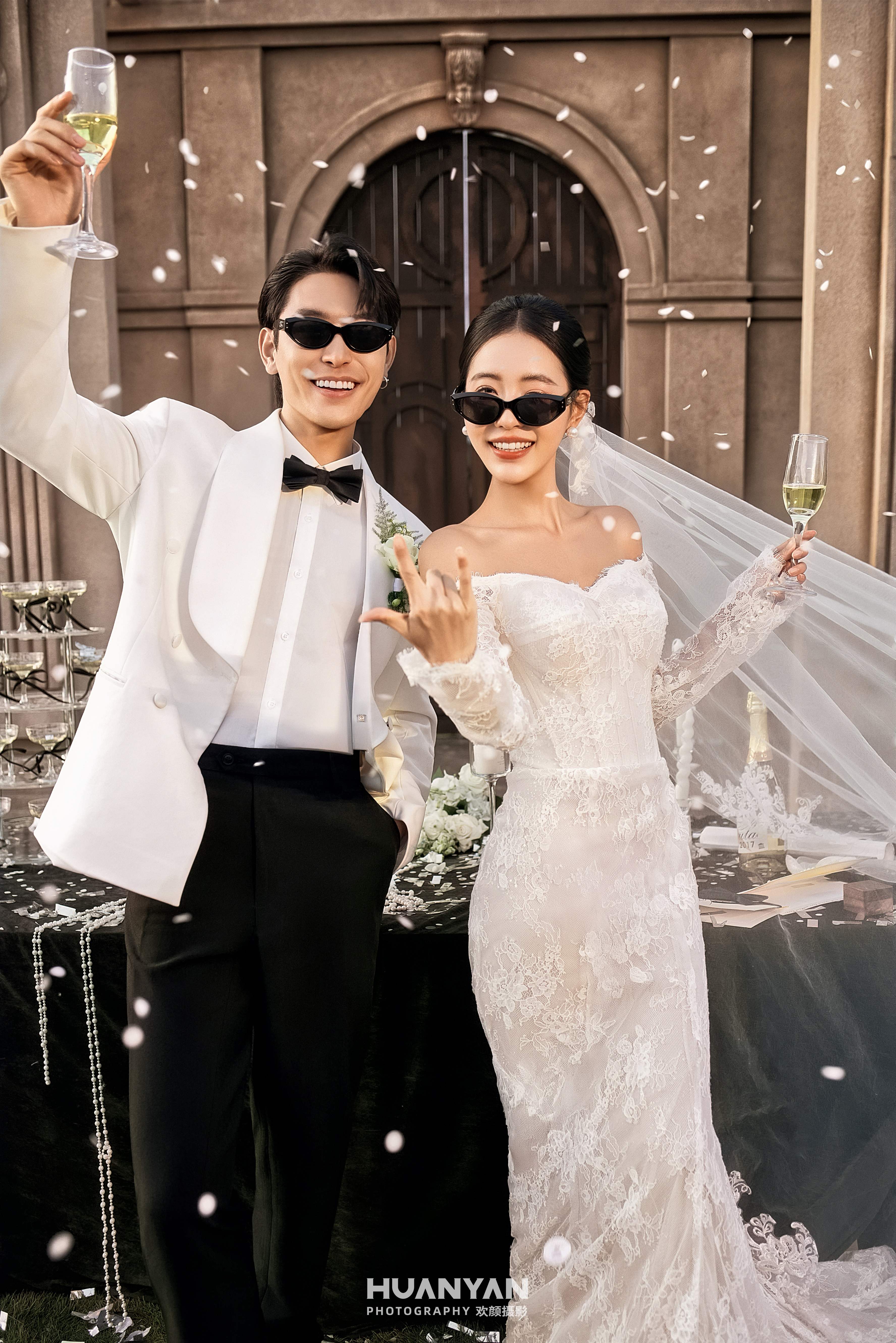 奢悦之约客片第3张｜胶片感风婚纱照，摄于户外