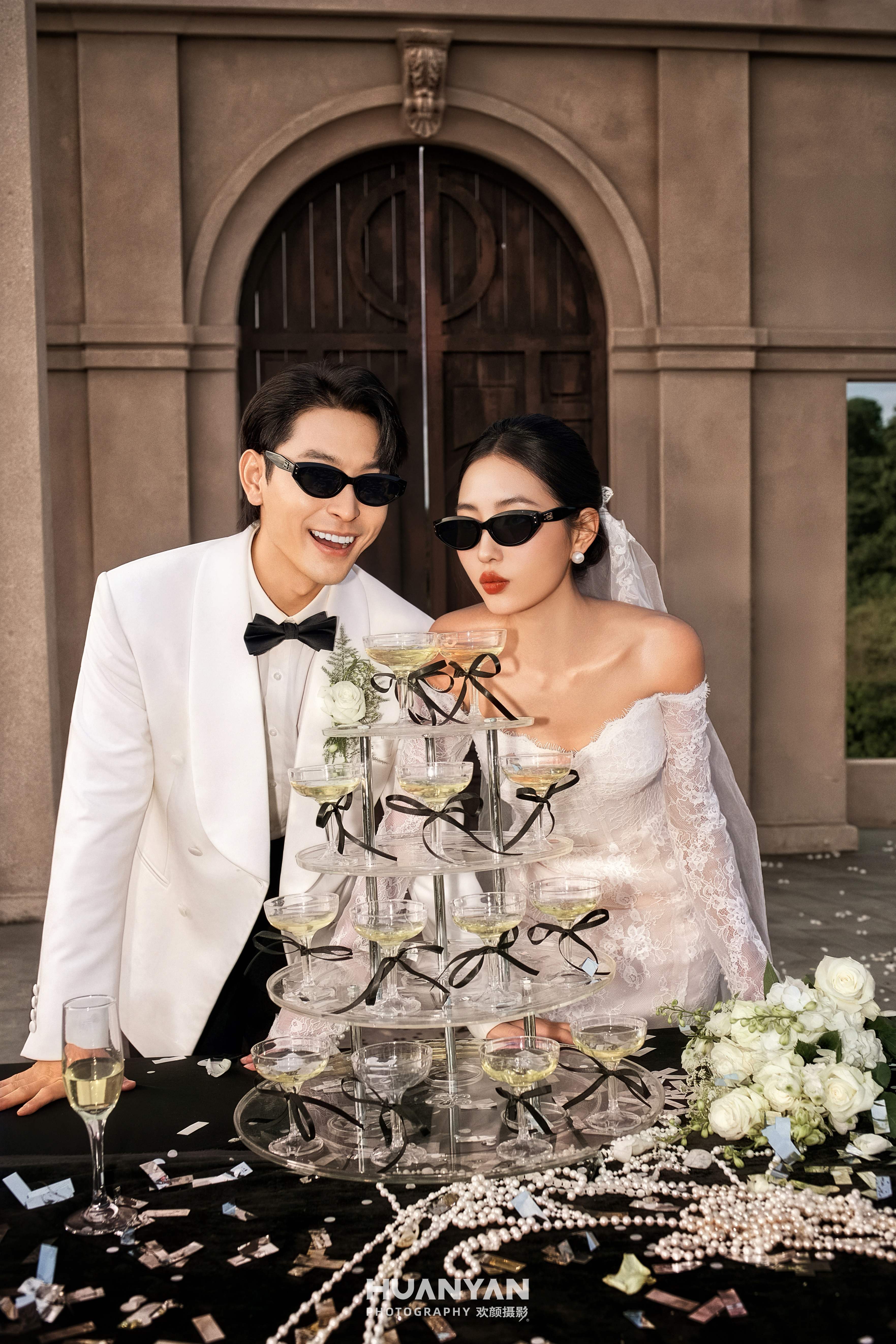 奢悦之约：胶片感风婚纱照户外实拍