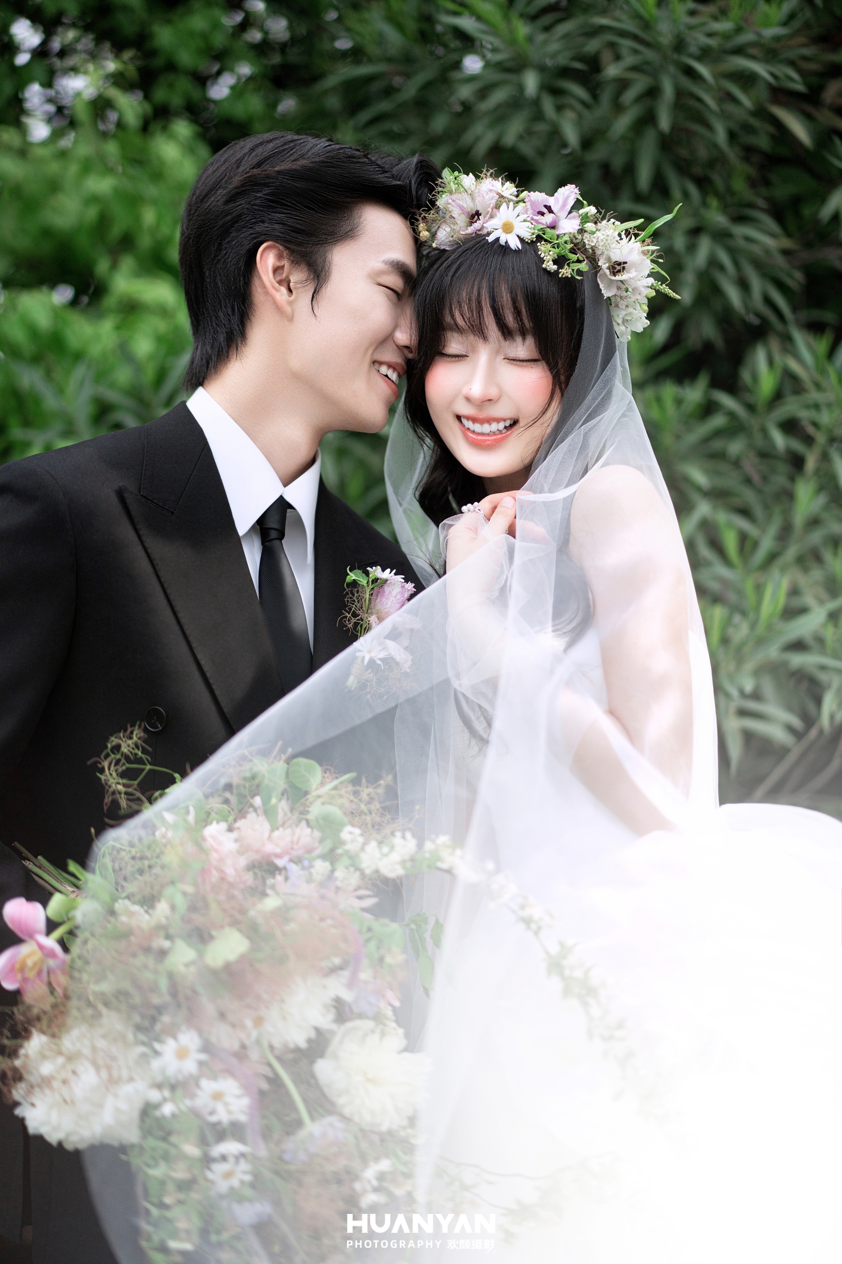 森屿私语：轻氧风婚纱照草地实拍