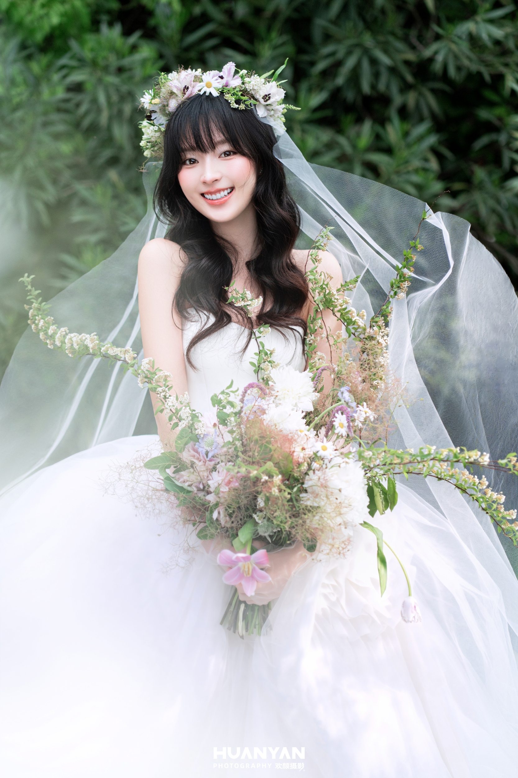 森屿私语：轻氧风婚纱照草地实拍