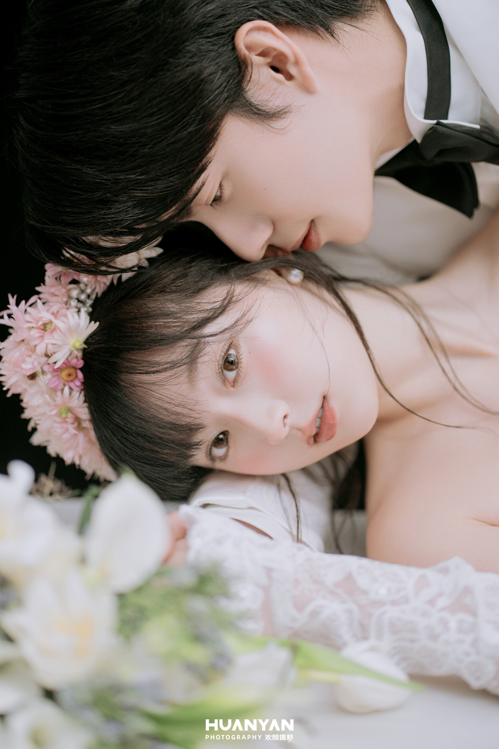 柔光叙事：轻氧风婚纱照室内实拍