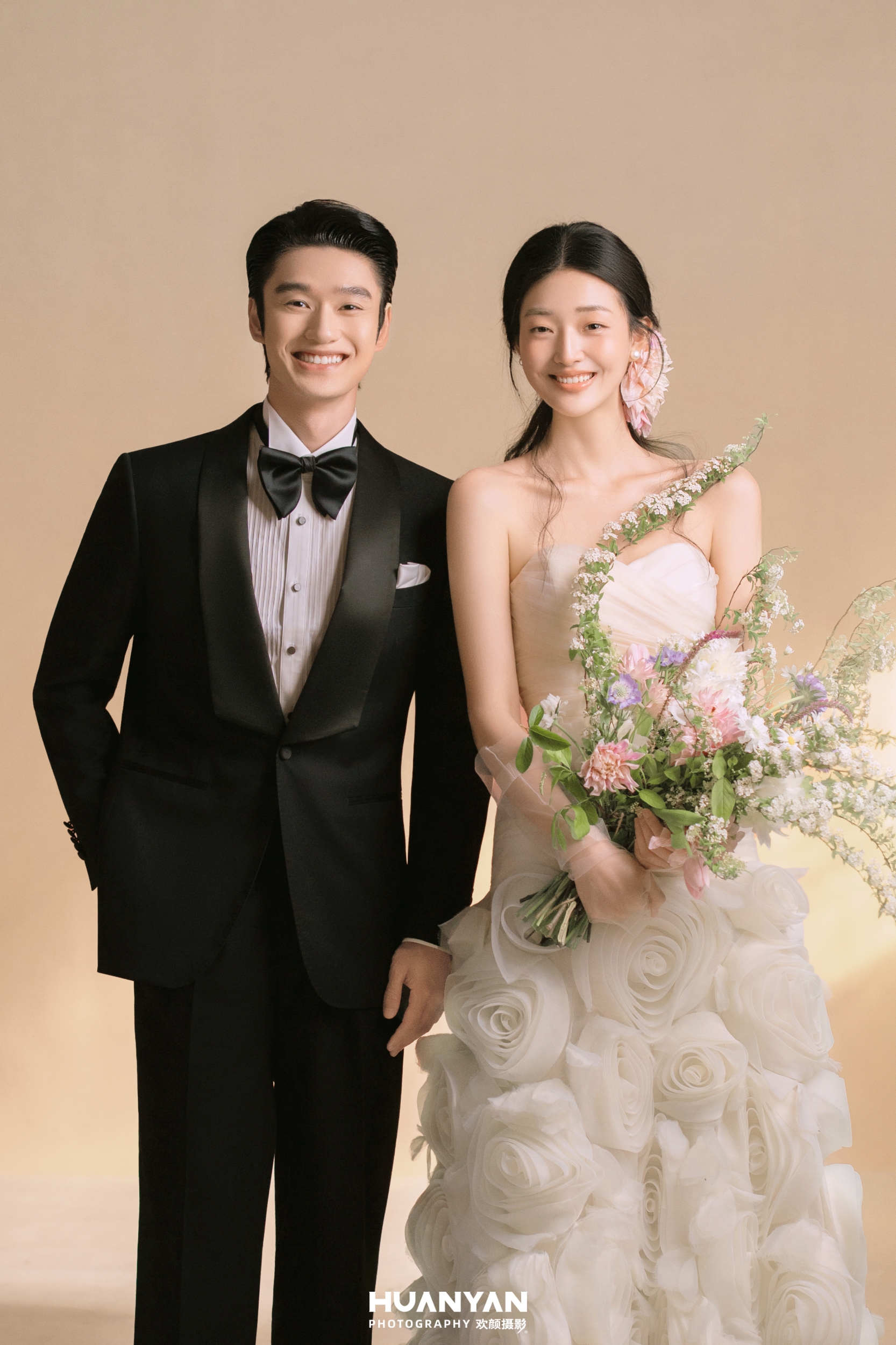 室内高级感风婚纱照实拍（柔光予你系列）