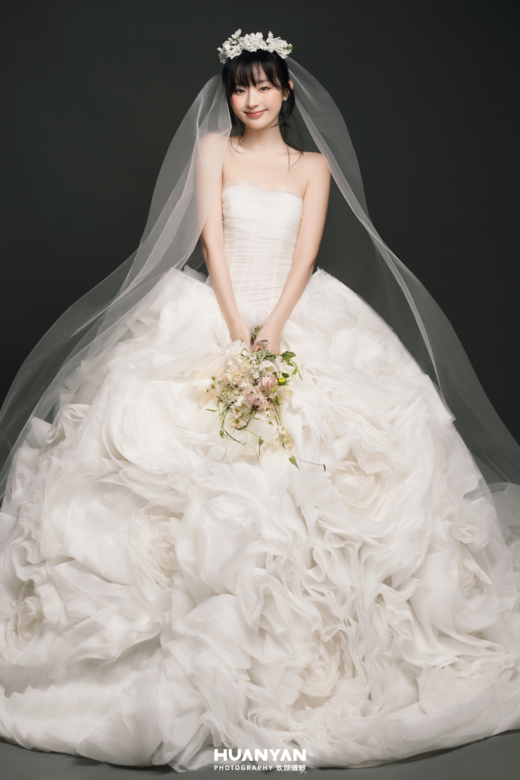 云间甜梦：高级感风婚纱照室内实拍