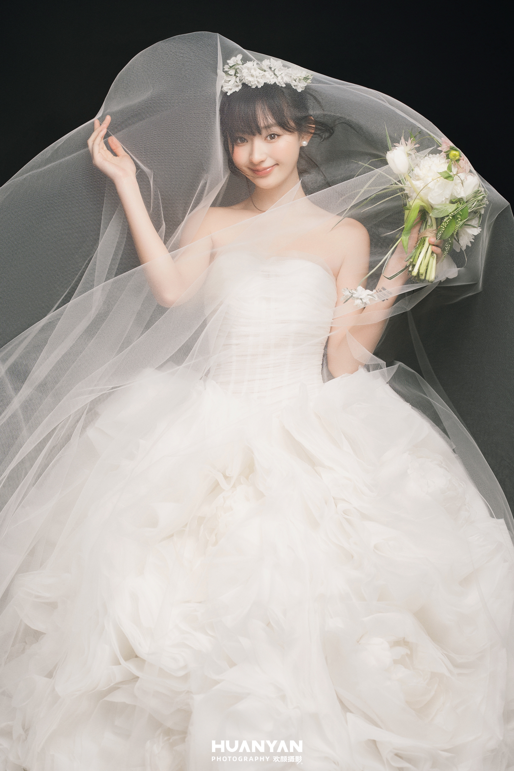室内高级感风婚纱照实拍（云间甜梦系列）