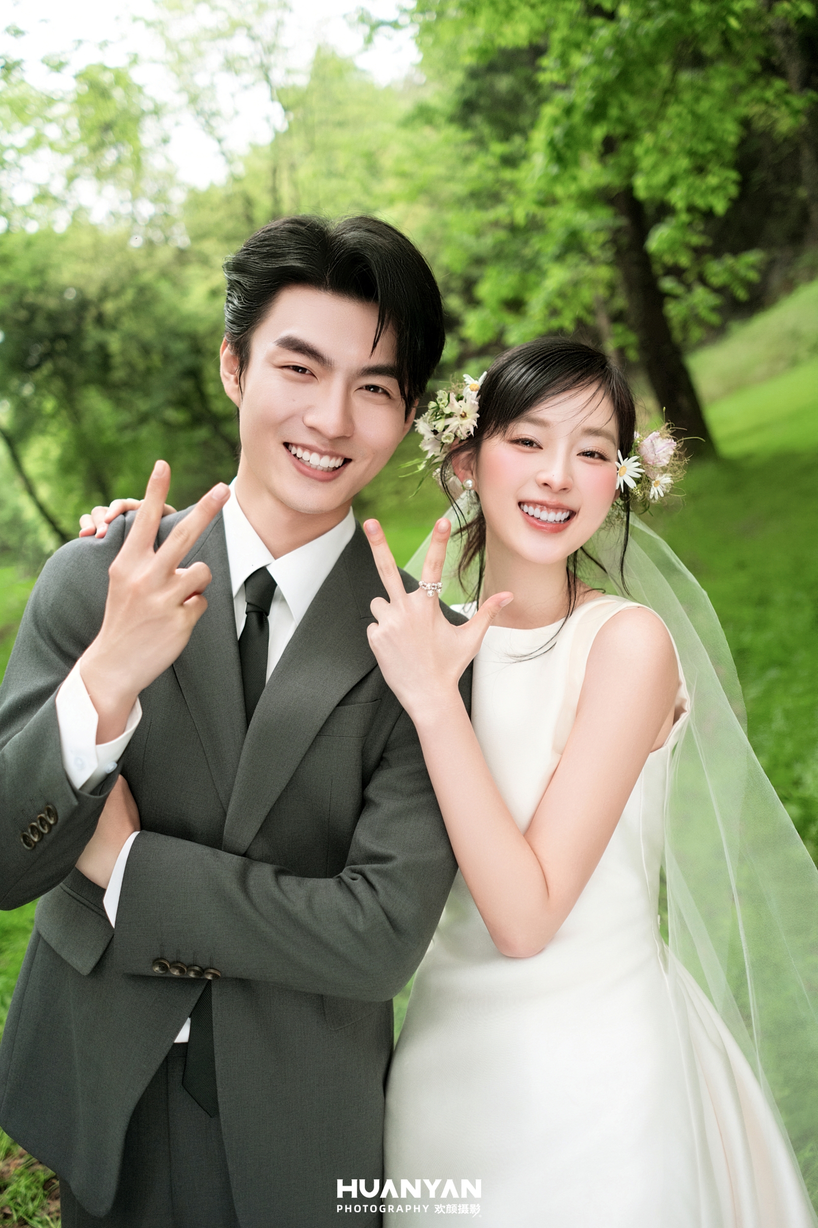 轻氧风婚纱照 · 草地场景 · 森屿漫光客片