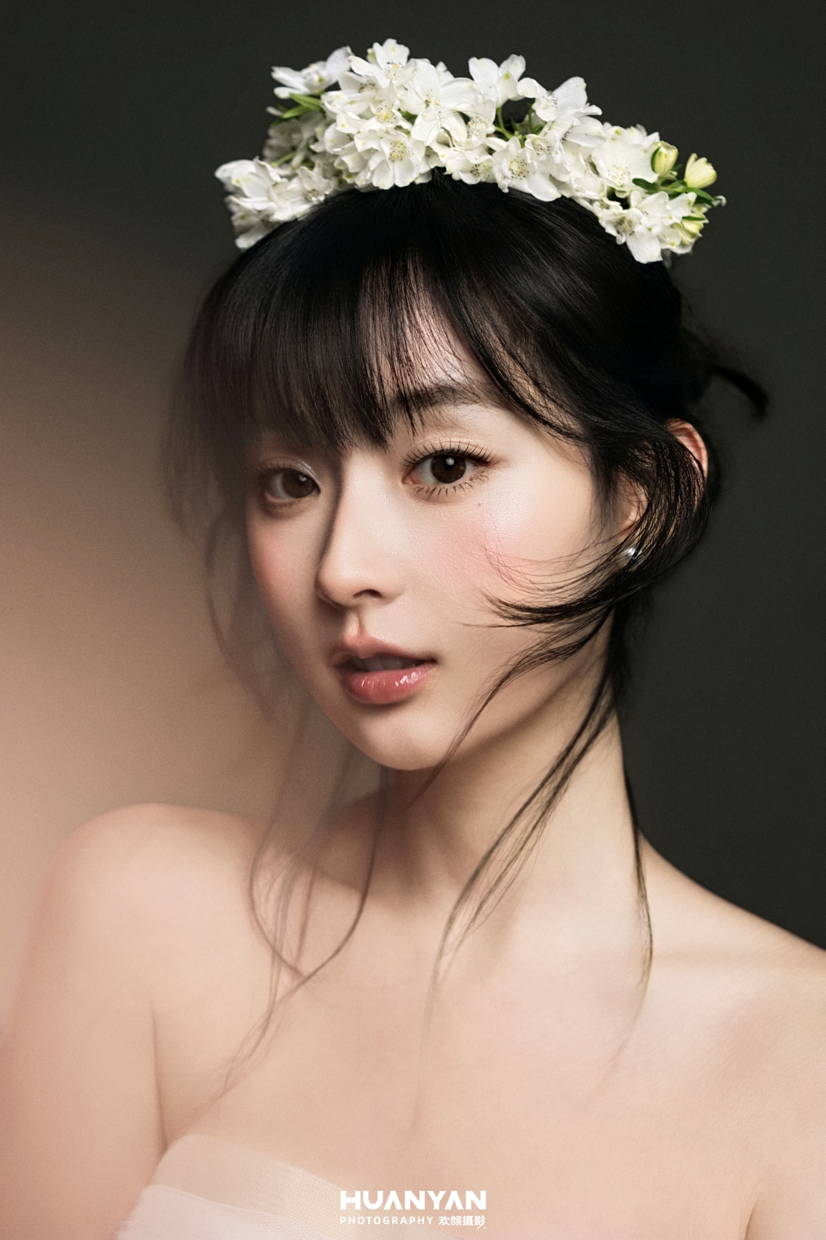 高级感风婚纱照 · 室内场景 · 云间甜梦客片