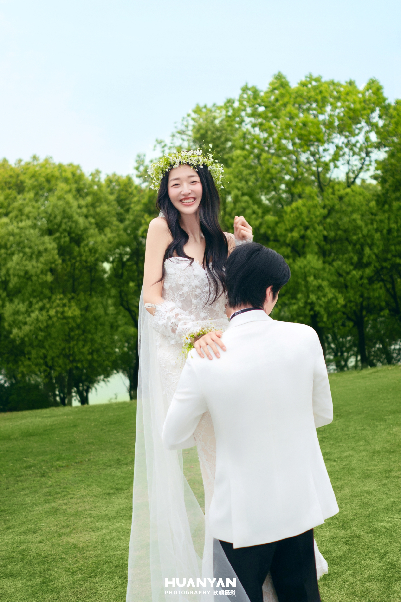 轻氧风婚纱照 · 草地场景 · 森野星漫客片