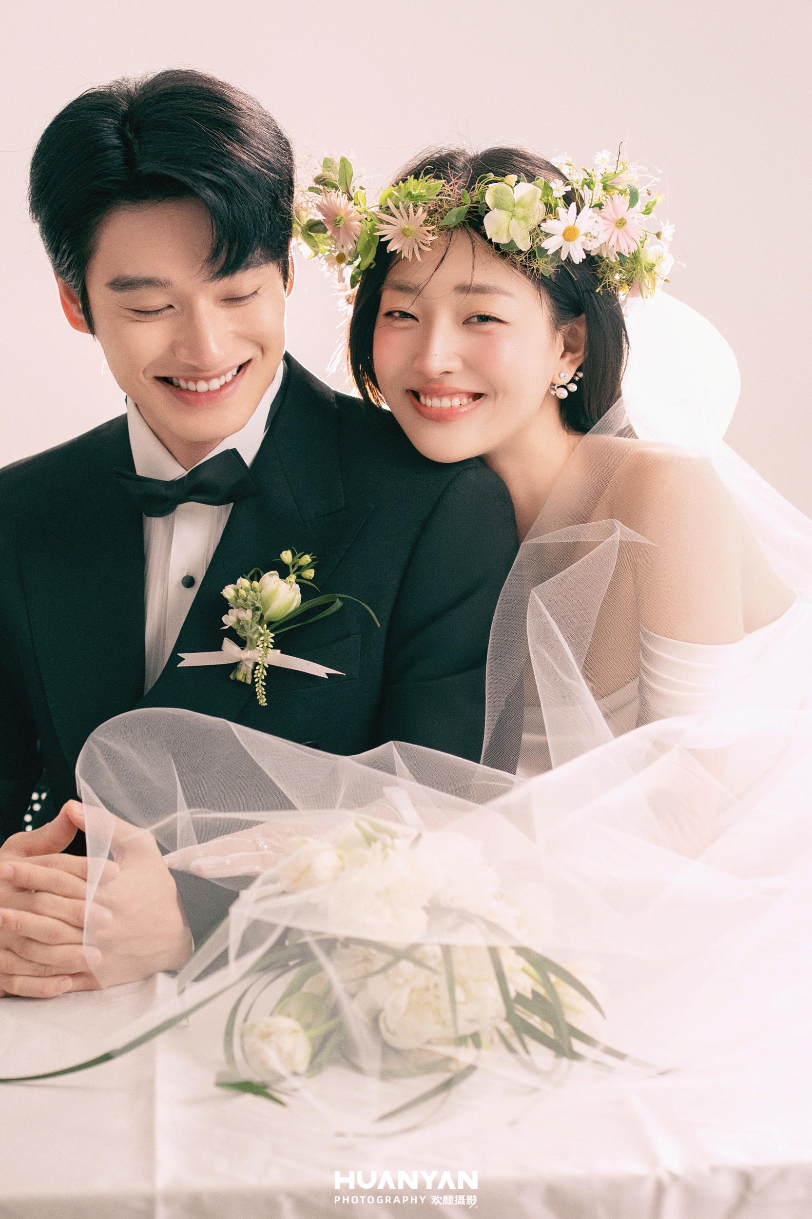 室内简约风婚纱照实拍（粉雾甜序系列）