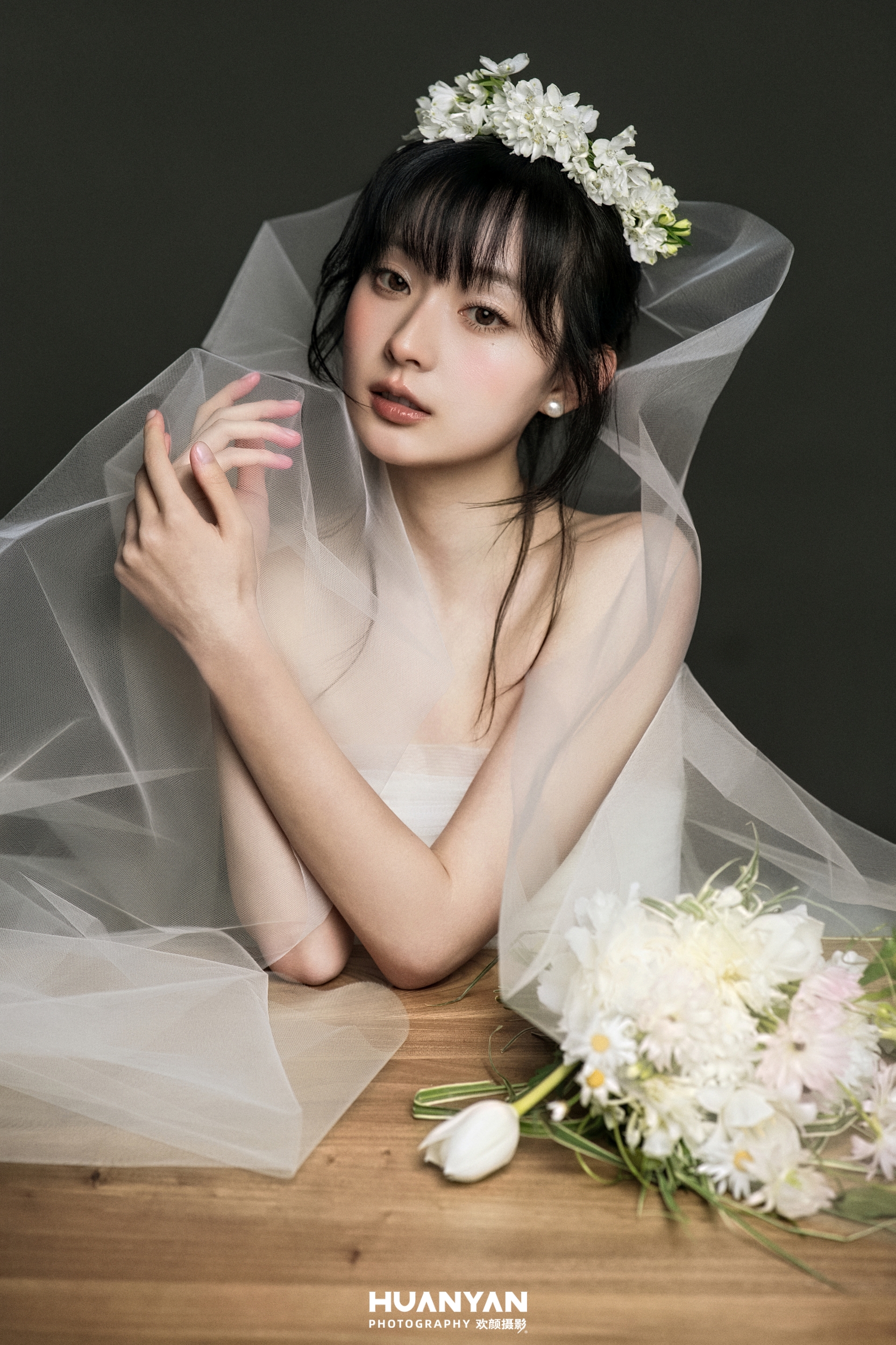 高级感风婚纱照 · 室内场景 · 云间甜梦客片