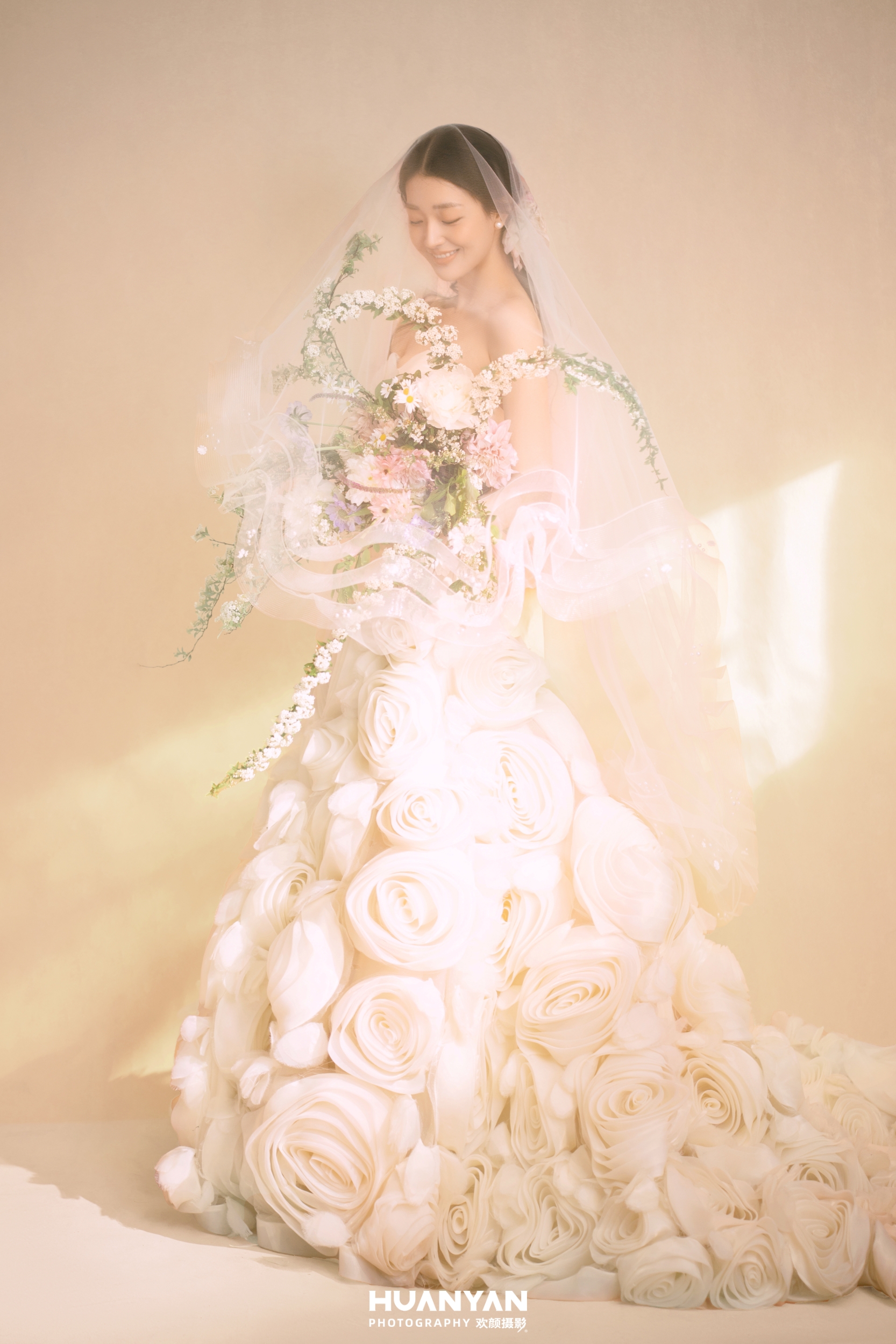 高级感风婚纱照 · 室内场景 · 柔光予你客片