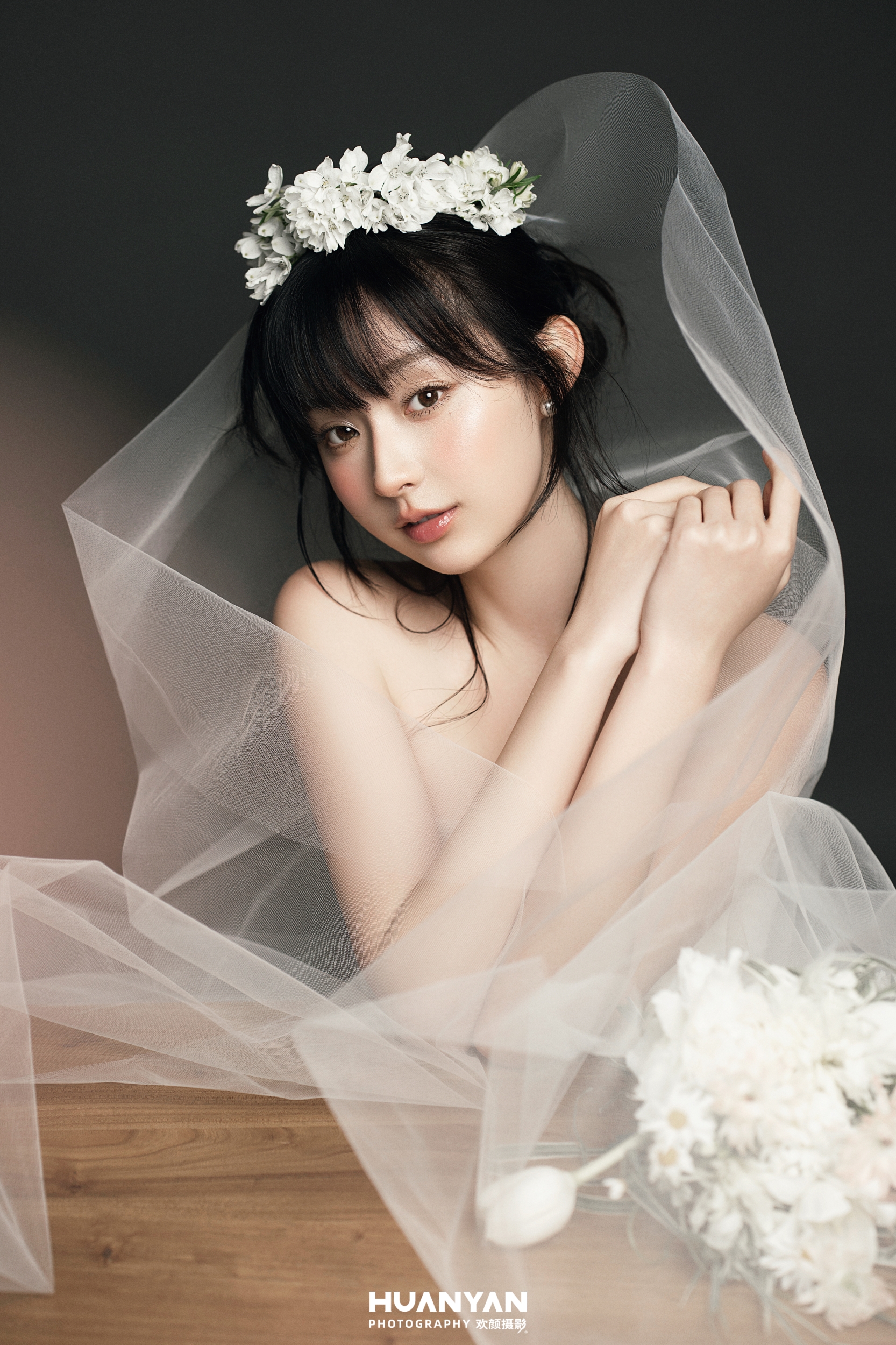 高级感风婚纱照 · 室内场景 · 云间甜梦客片