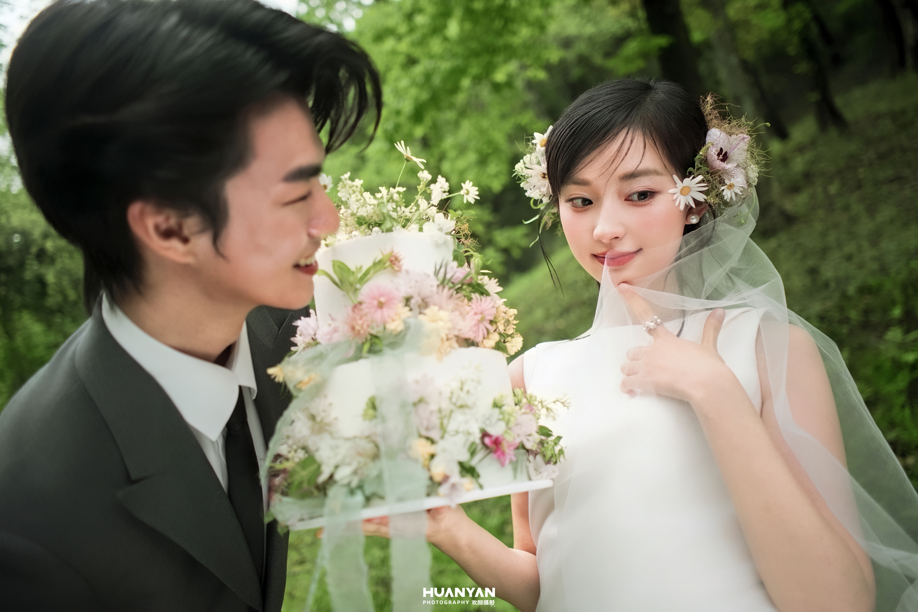 轻氧风婚纱照 · 草地场景 · 森屿漫光客片