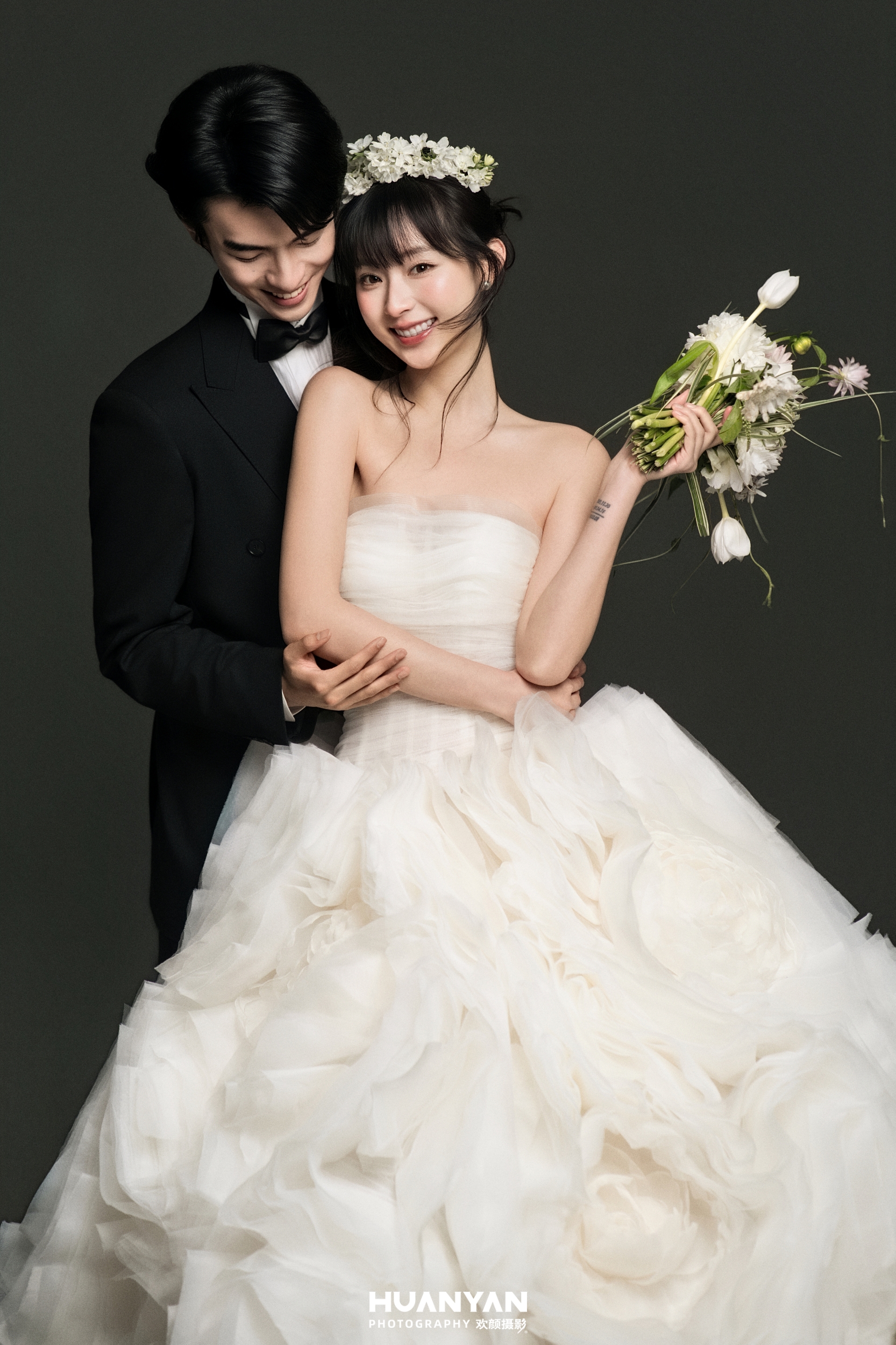 室内高级感风婚纱照实拍（云间甜梦系列）