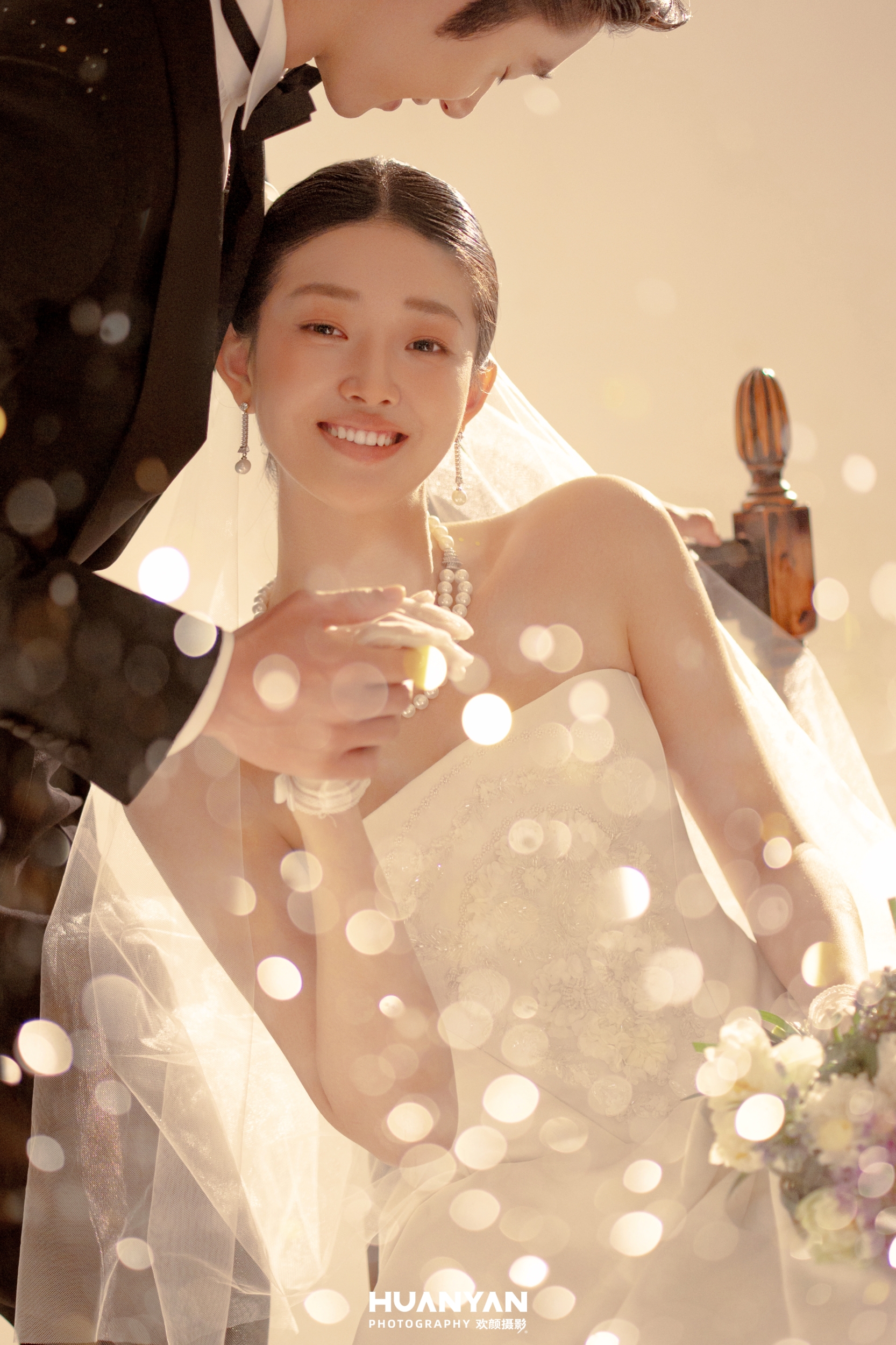 室内氛围感风婚纱照实拍（鎏光碎梦系列）