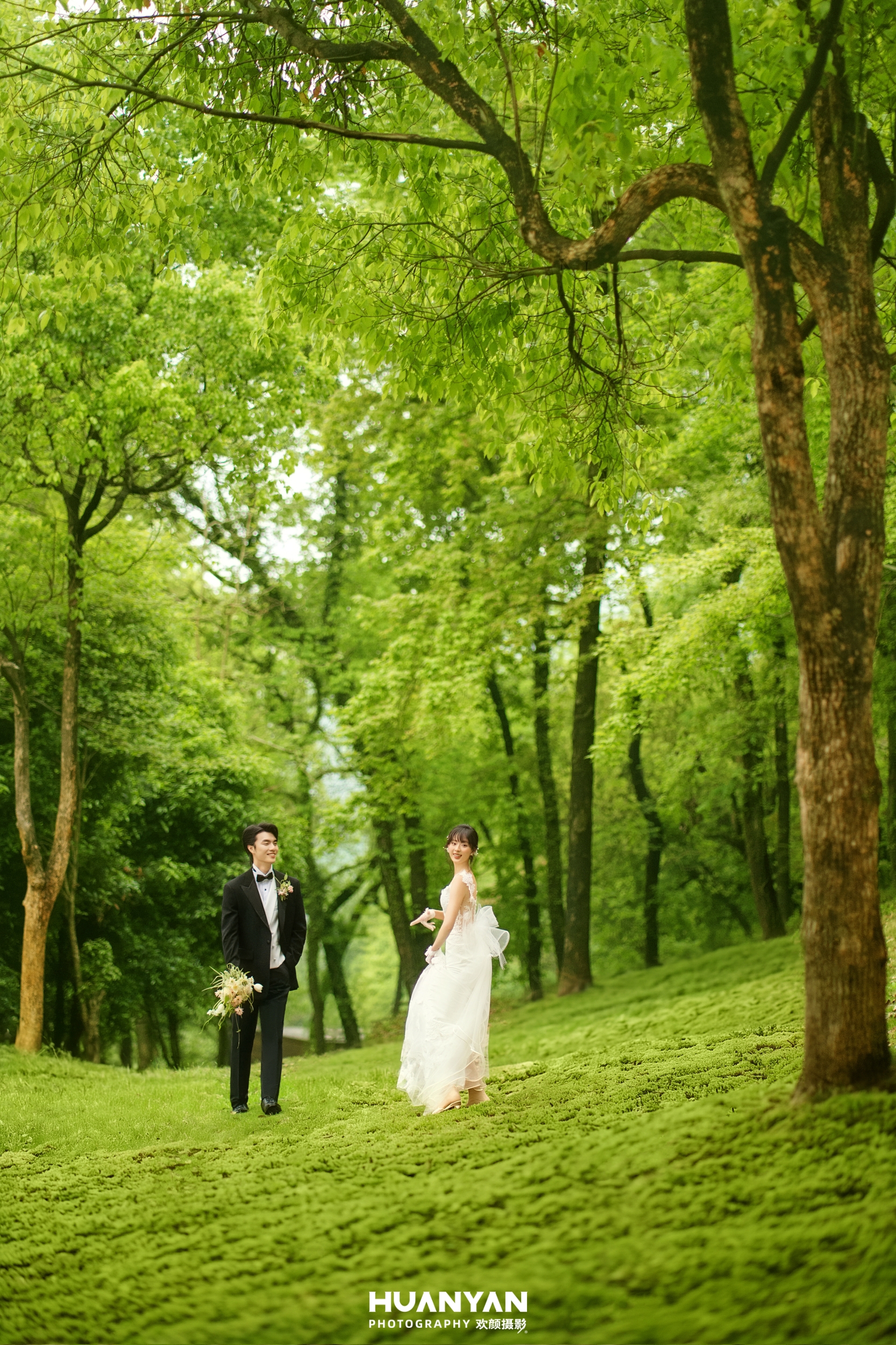 轻氧风婚纱照 · 草地场景 · 森屿客片