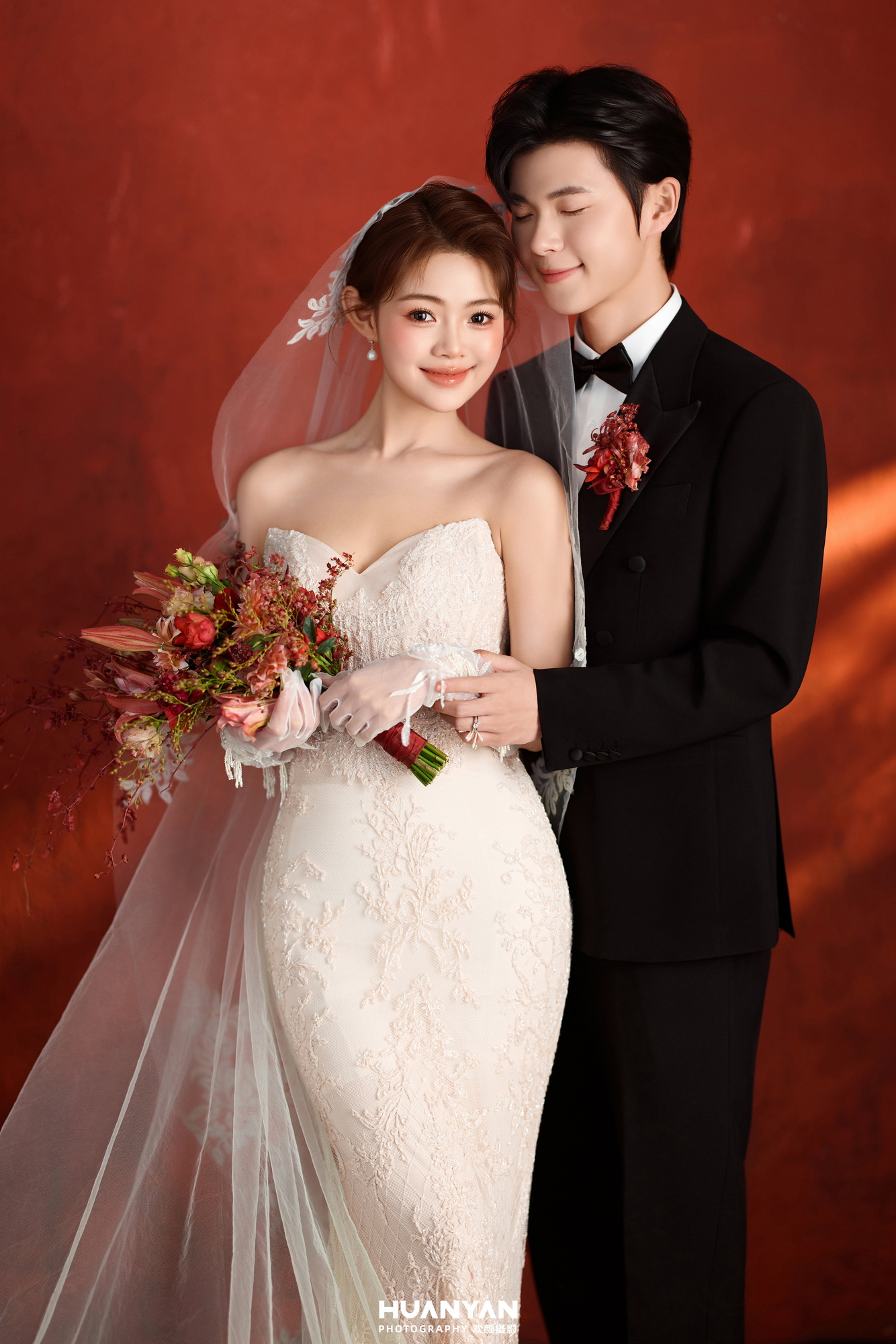 复古红调：高级感风婚纱照室内实拍