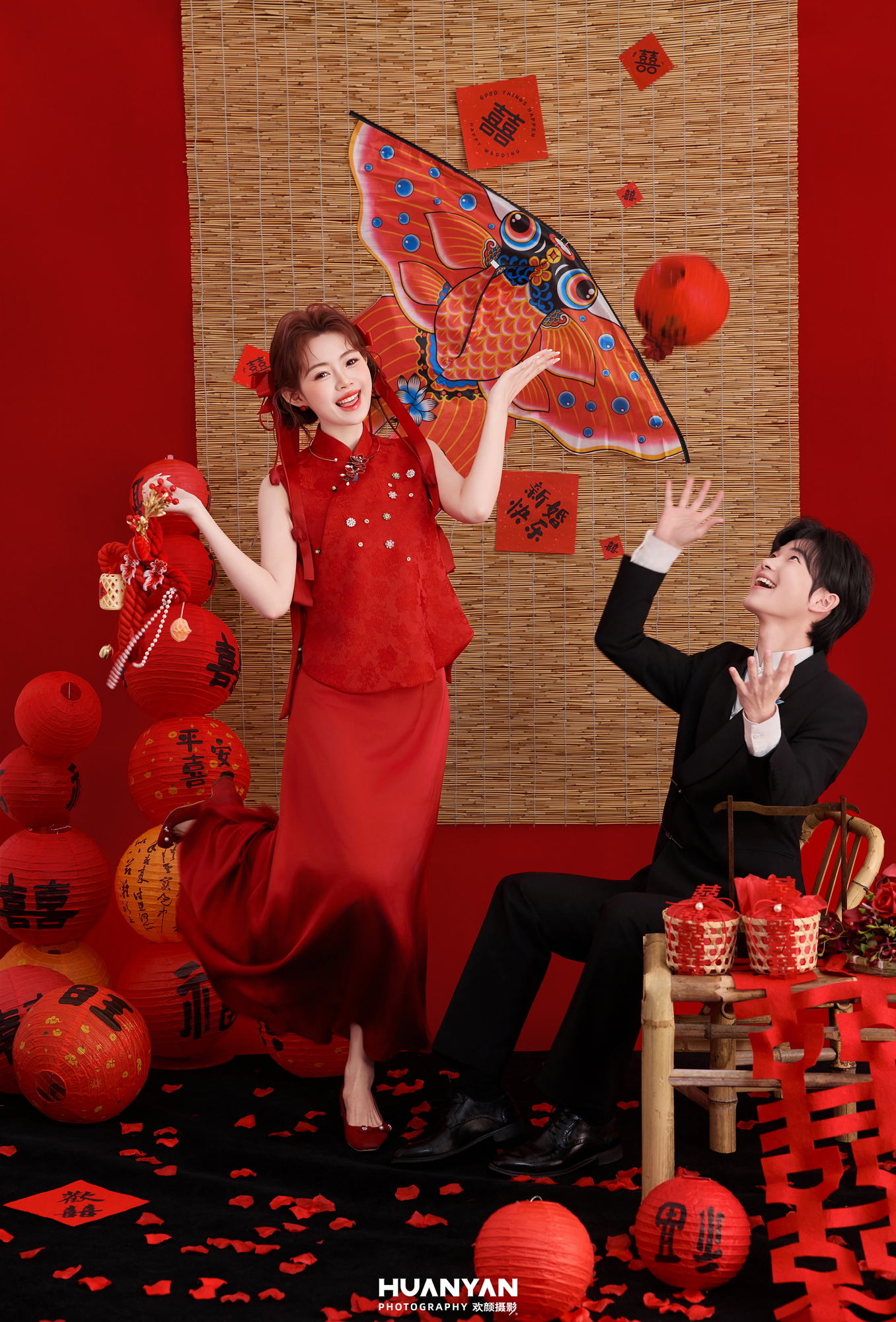 红锦喜乐：喜嫁风婚纱照室内实拍