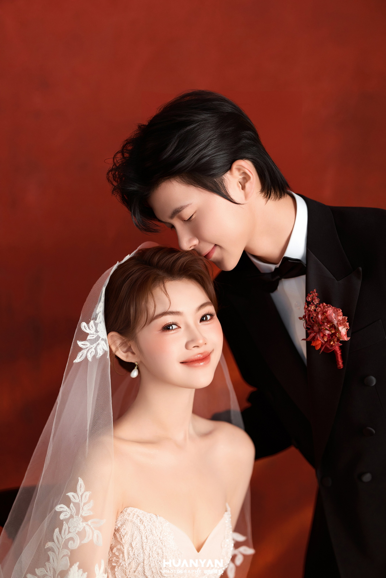 室内高级感风婚纱照实拍（复古红调系列）