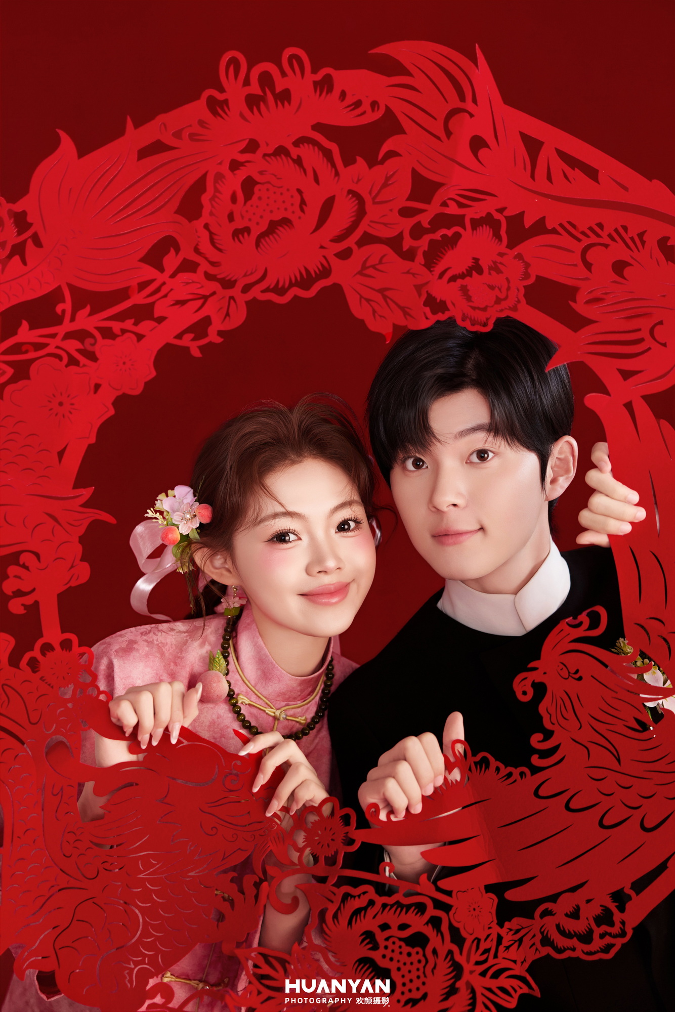 粉锦喜鲤：喜嫁风婚纱照室内实拍