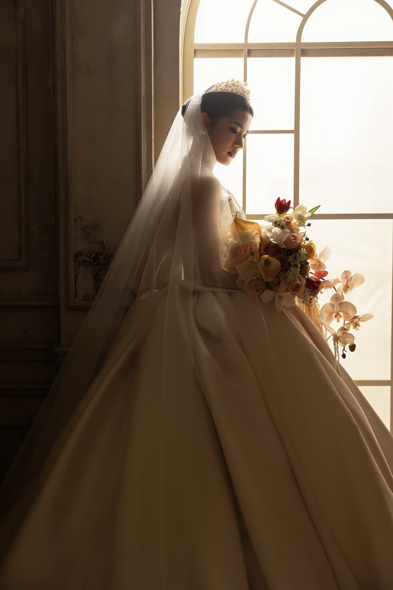 简约风婚纱照 · 室内场景 · 誓言书客片