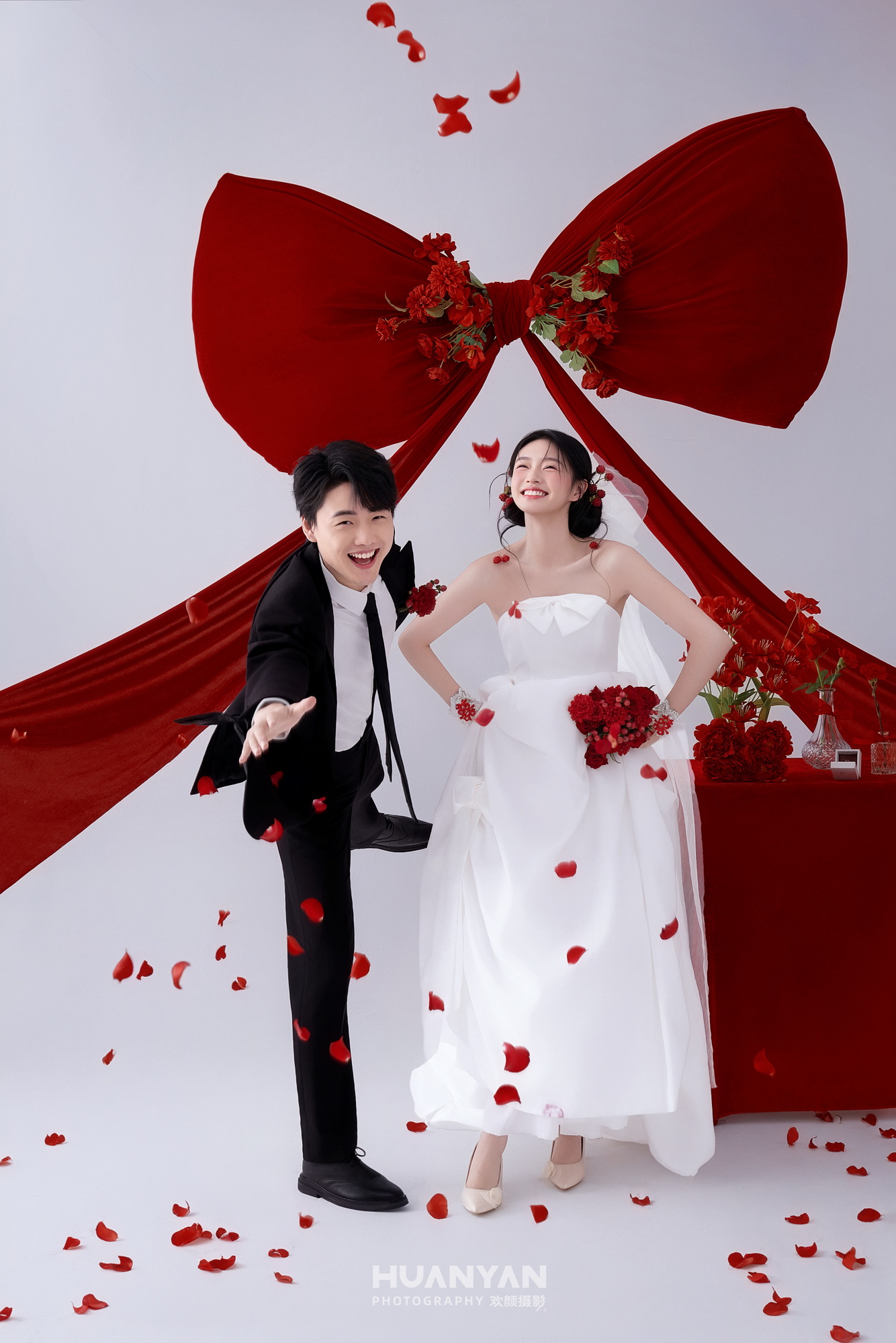 室内喜嫁风婚纱照实拍（红丝结系列）