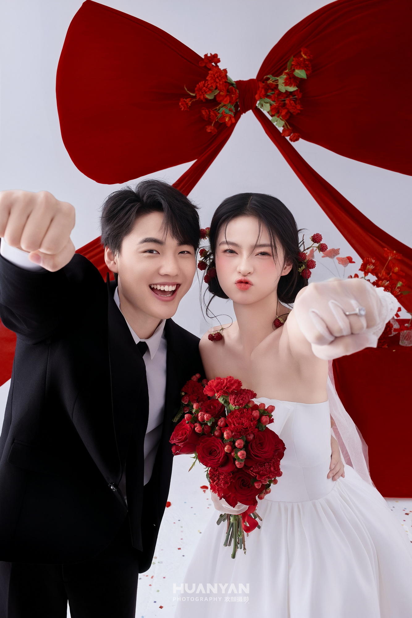 室内喜嫁风婚纱照实拍（红丝结系列）