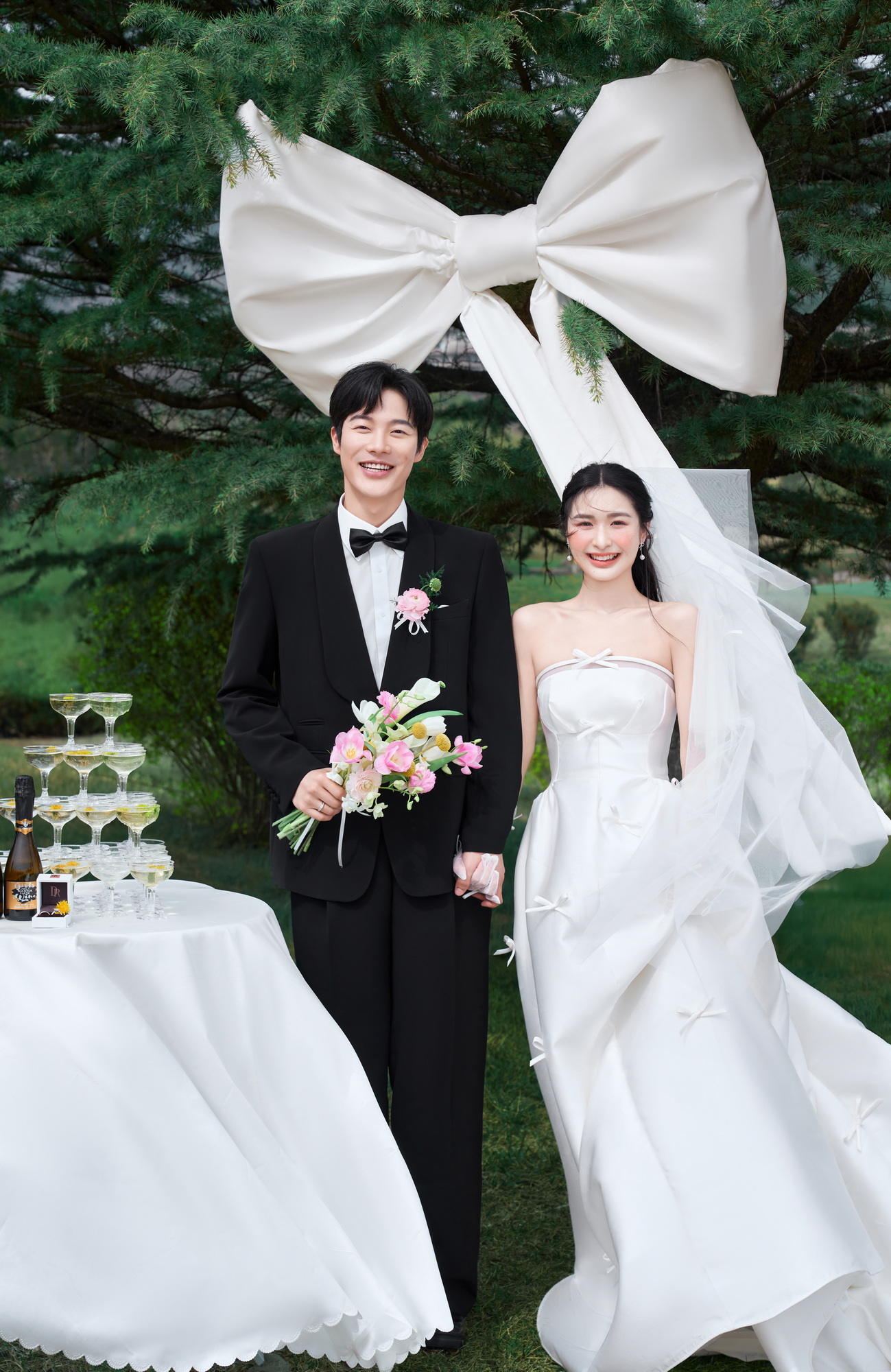 甜酷白纱：高级感风婚纱照室内实拍