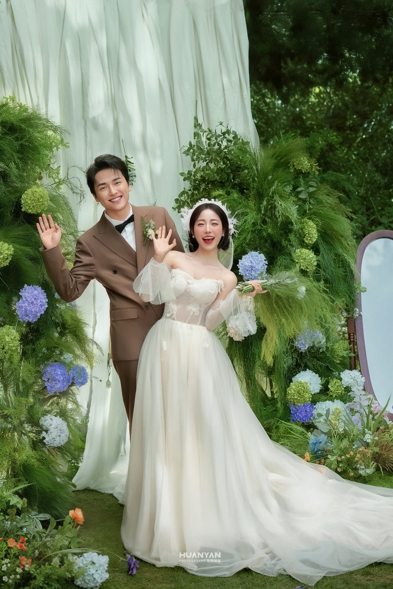 轻氧风婚纱照 · 草地场景 · 风遇林野客片