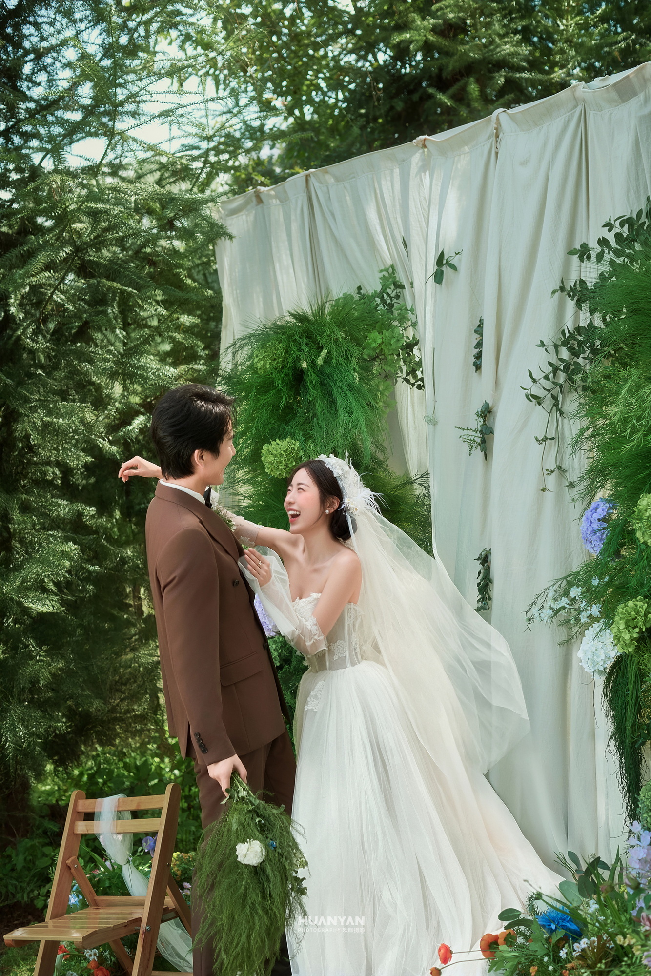 风遇林野客片第3张｜轻氧风婚纱照，摄于草地