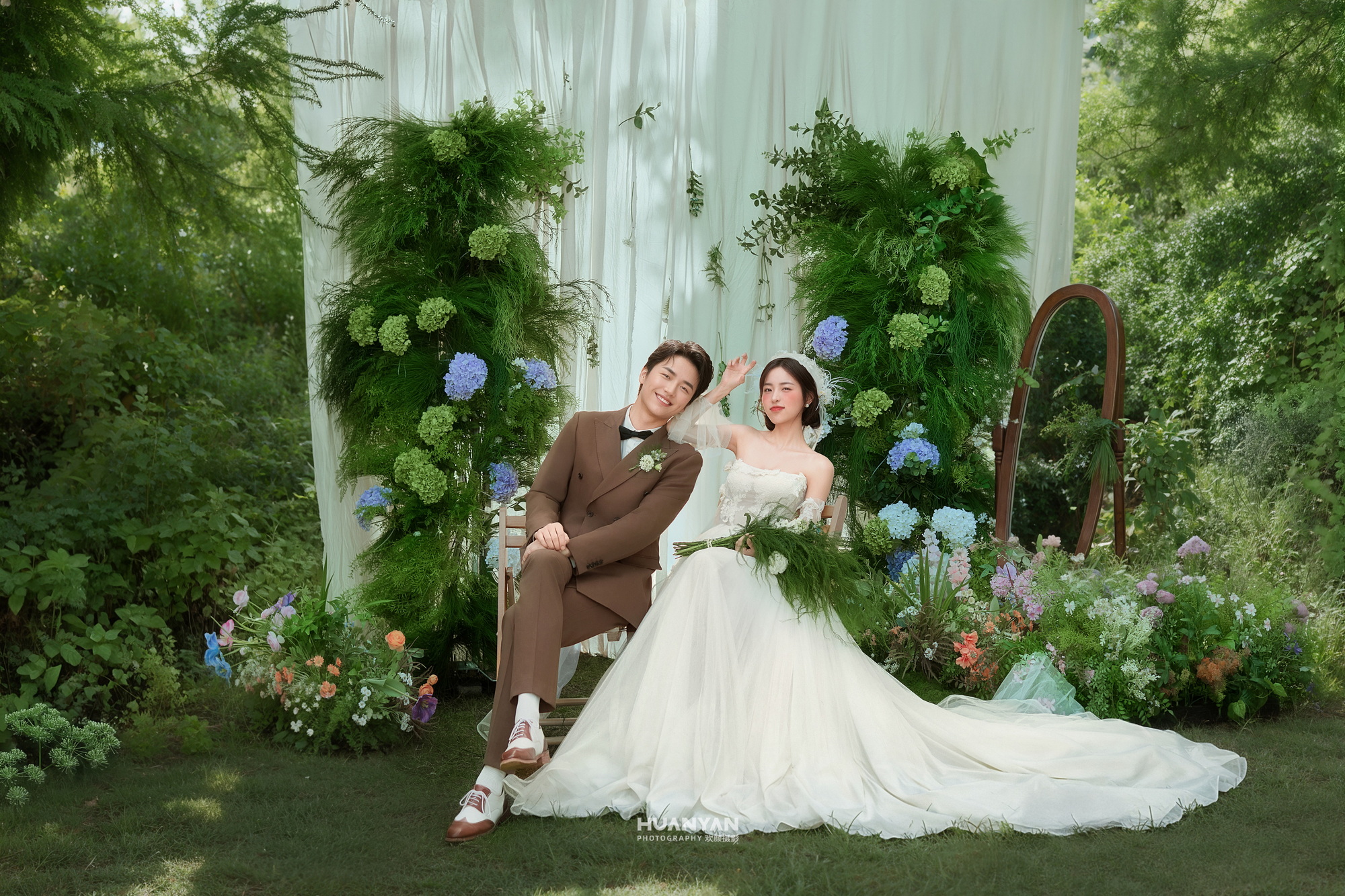 草地轻氧风婚纱照实拍（风遇林野系列）