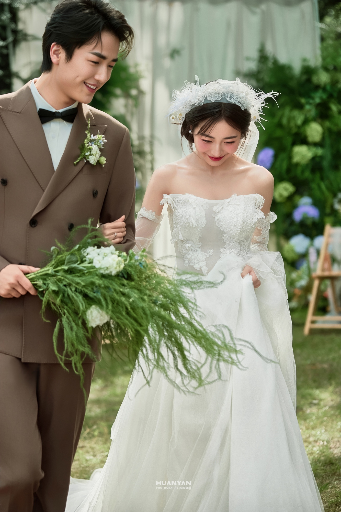 轻氧风婚纱照 · 草地场景 · 风遇林野客片