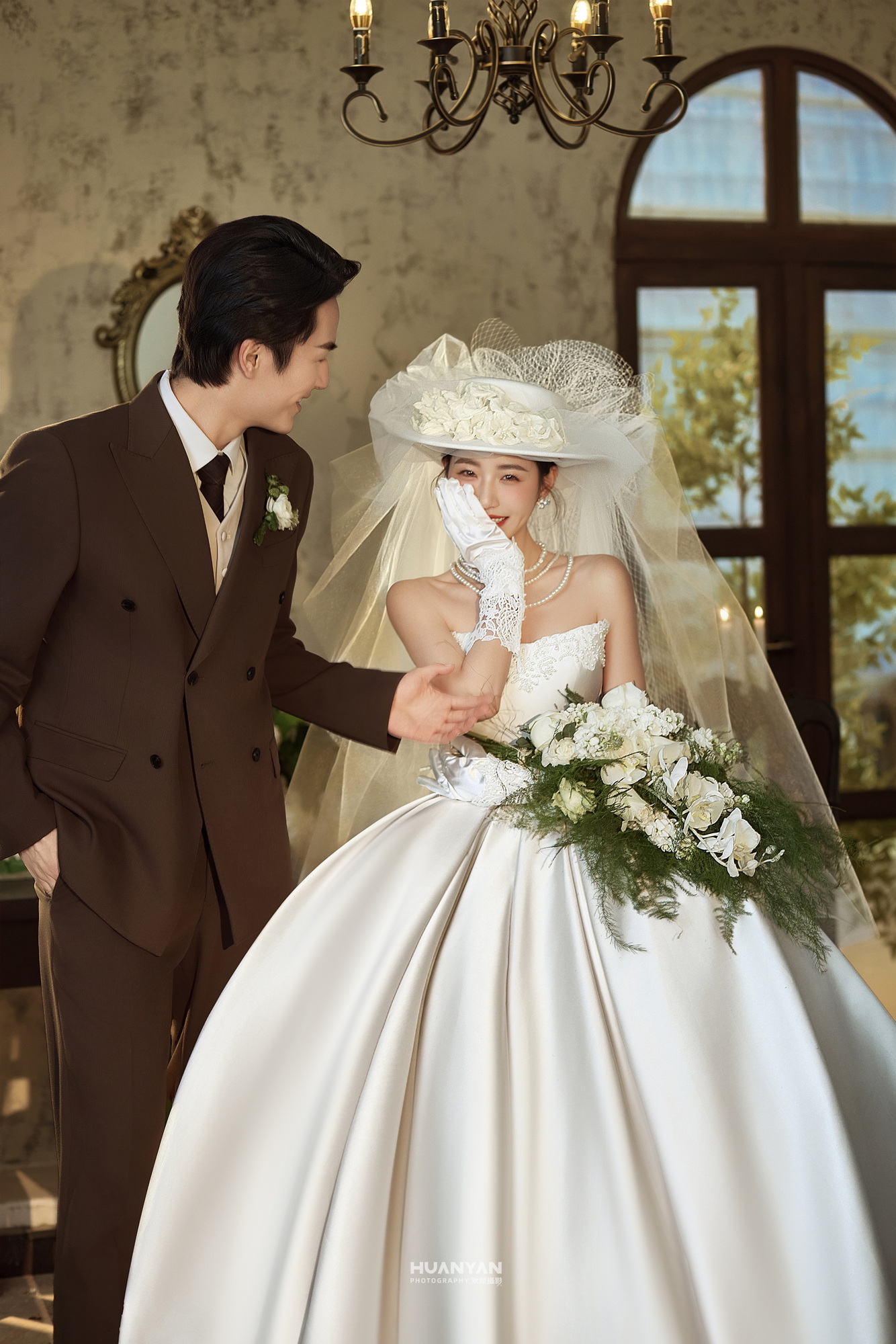 旧梦来信：简约风婚纱照室内实拍
