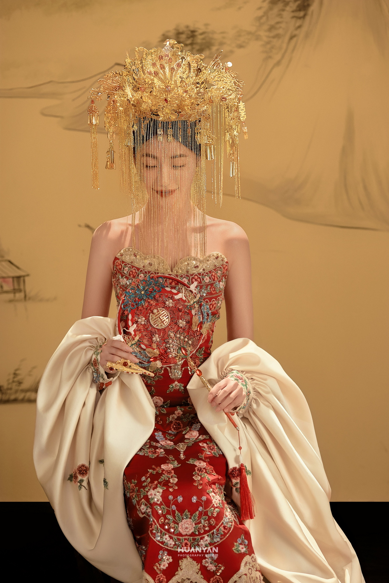 凤冠映画客片第11张｜喜嫁风婚纱照，摄于室内