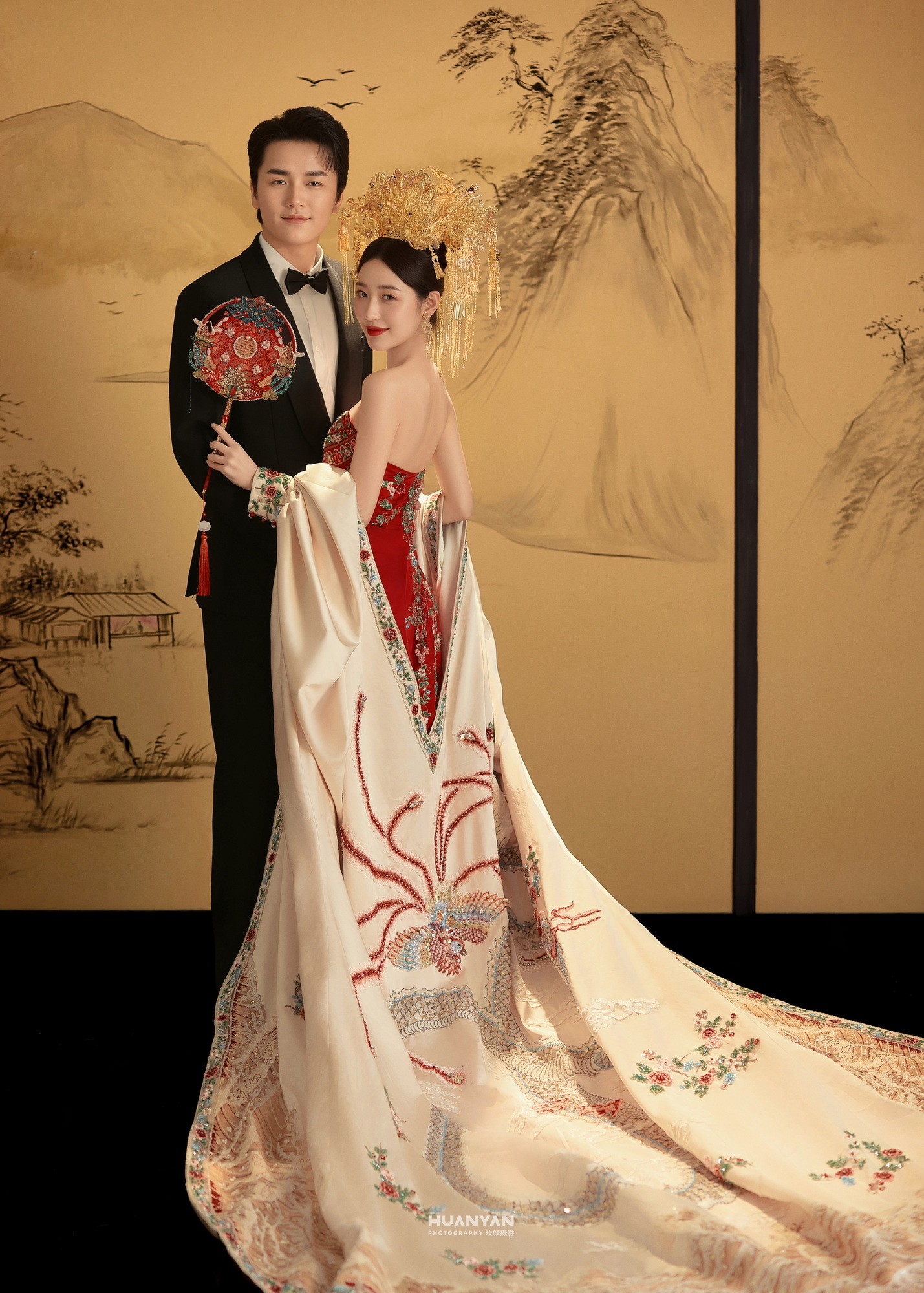 喜嫁风婚纱照 · 室内场景 · 凤冠映画客片