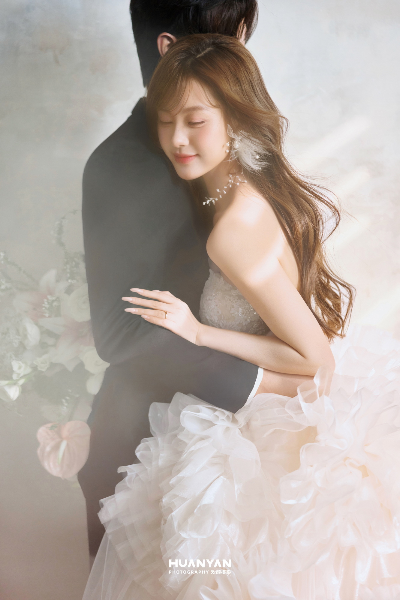 高级感风婚纱照 · 室内场景 · 微光仪式感客片