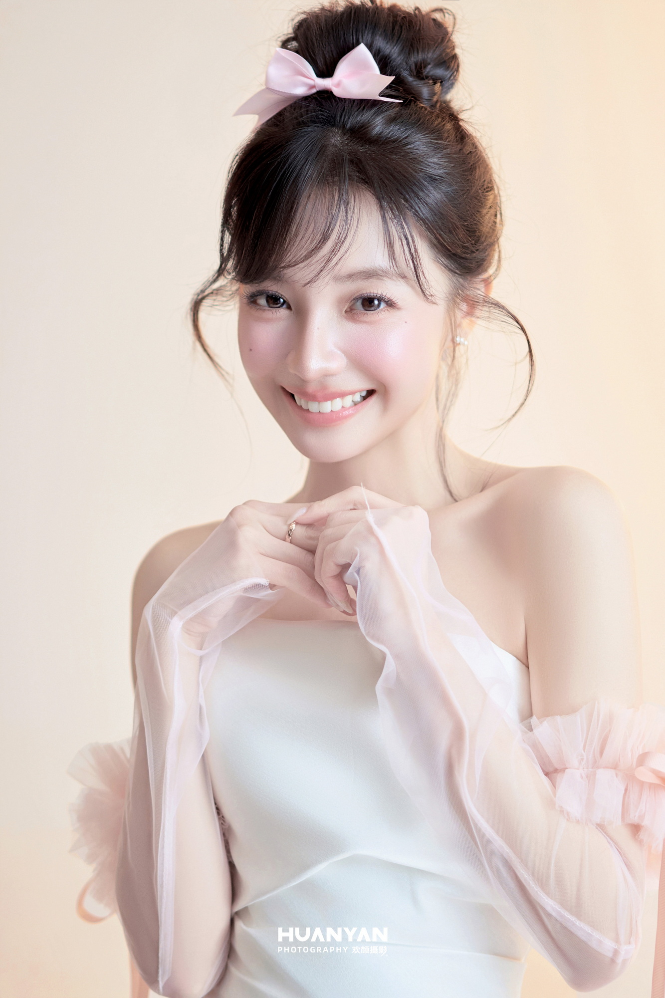 室内极简风婚纱照实拍（间白纱系列）