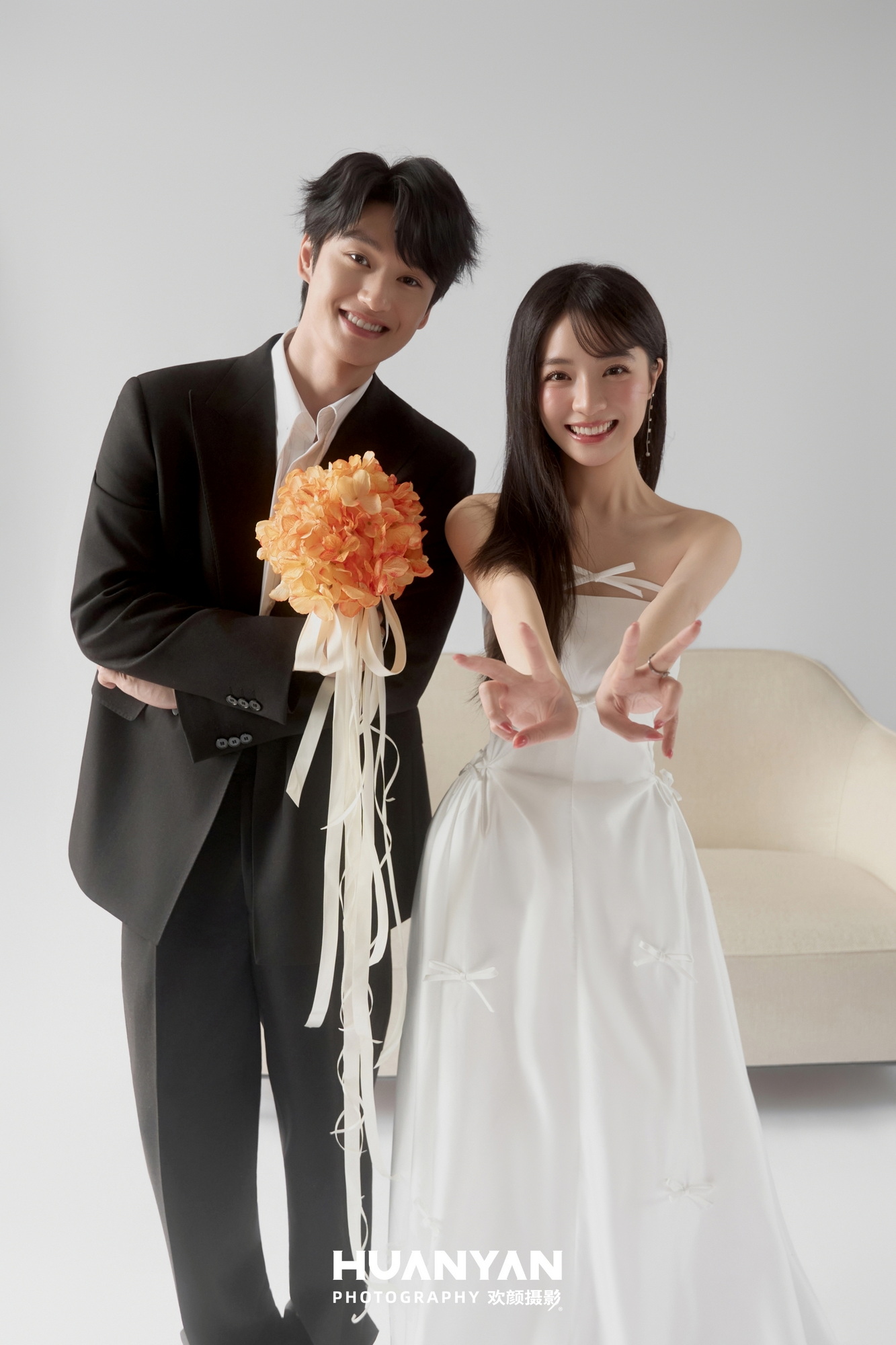 白纱絮语客片第7张｜仪式感风婚纱照，摄于室内