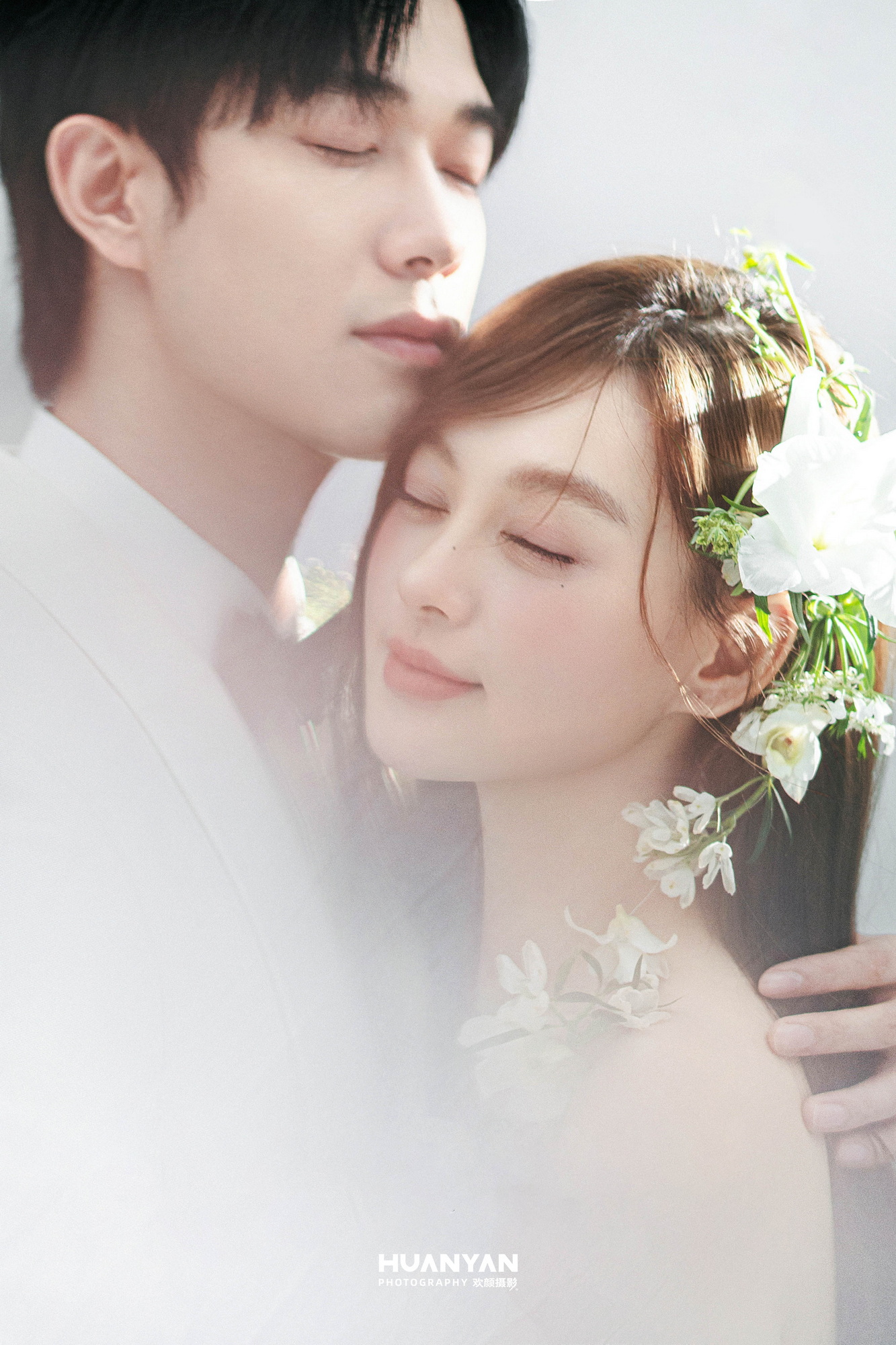 告白：极简风婚纱照室内实拍