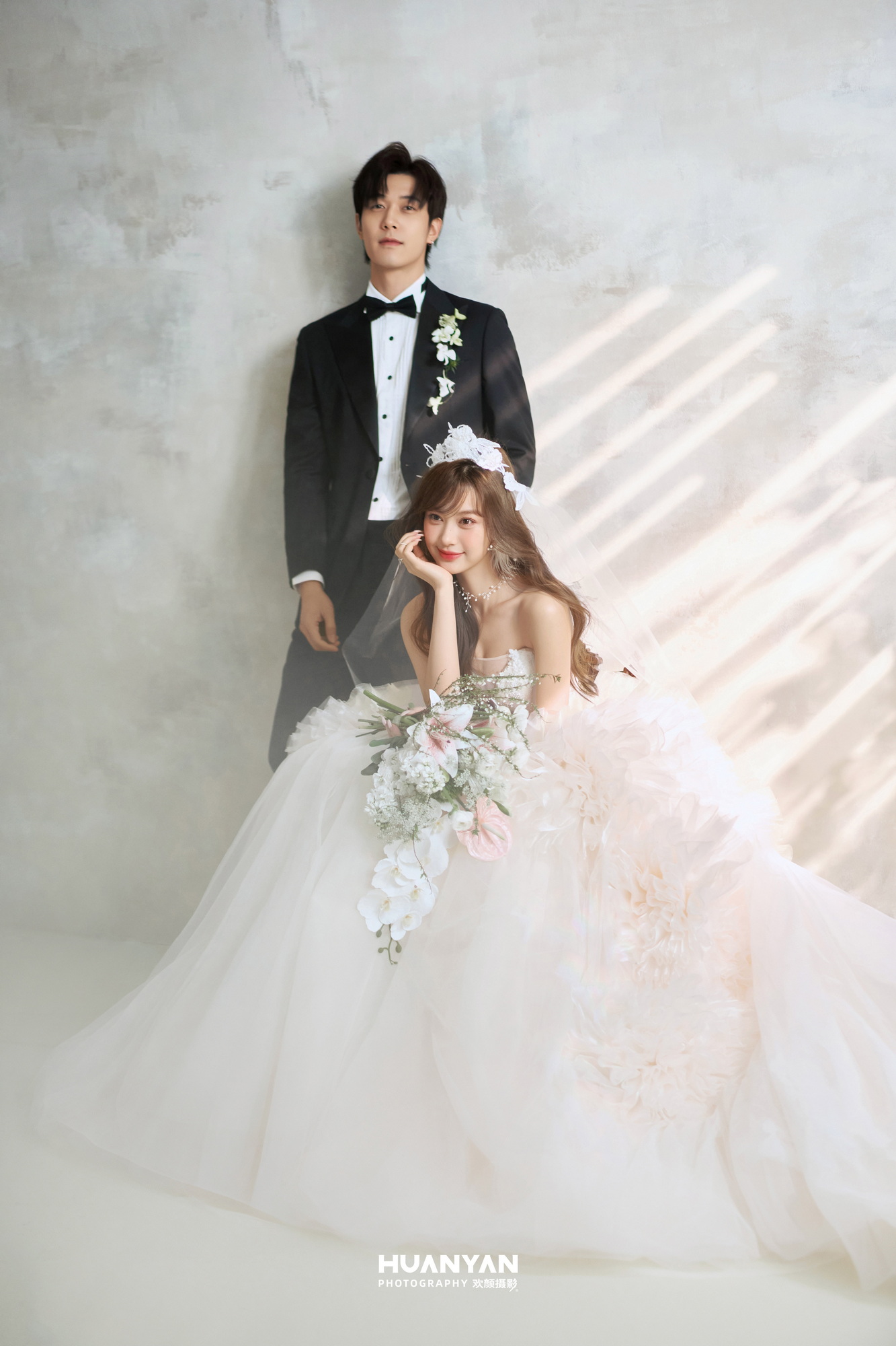 微光仪式感：高级感风婚纱照室内实拍