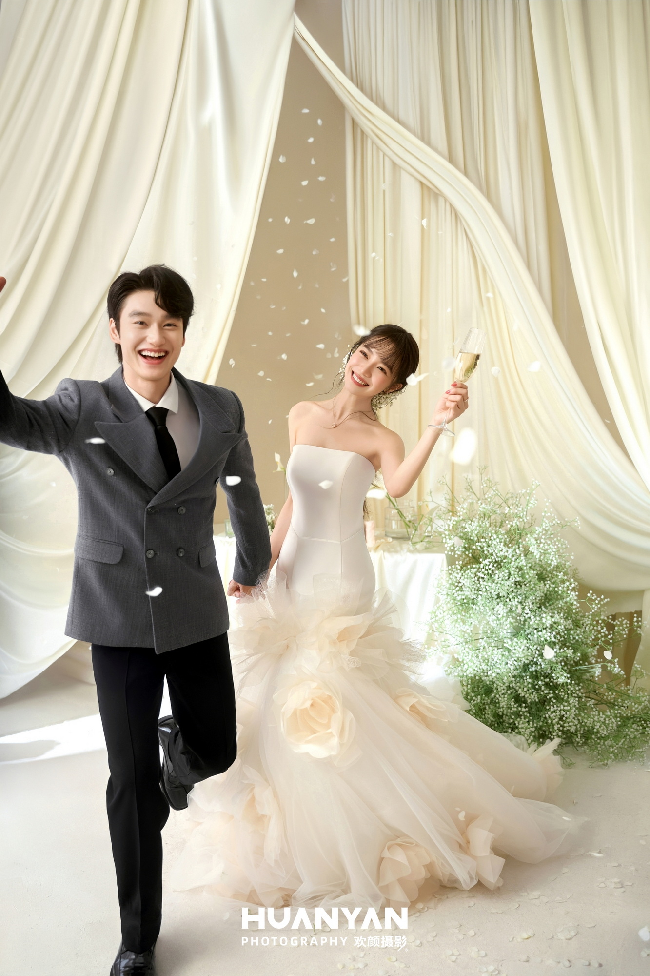 室内极简风婚纱照实拍（白纱序曲系列）