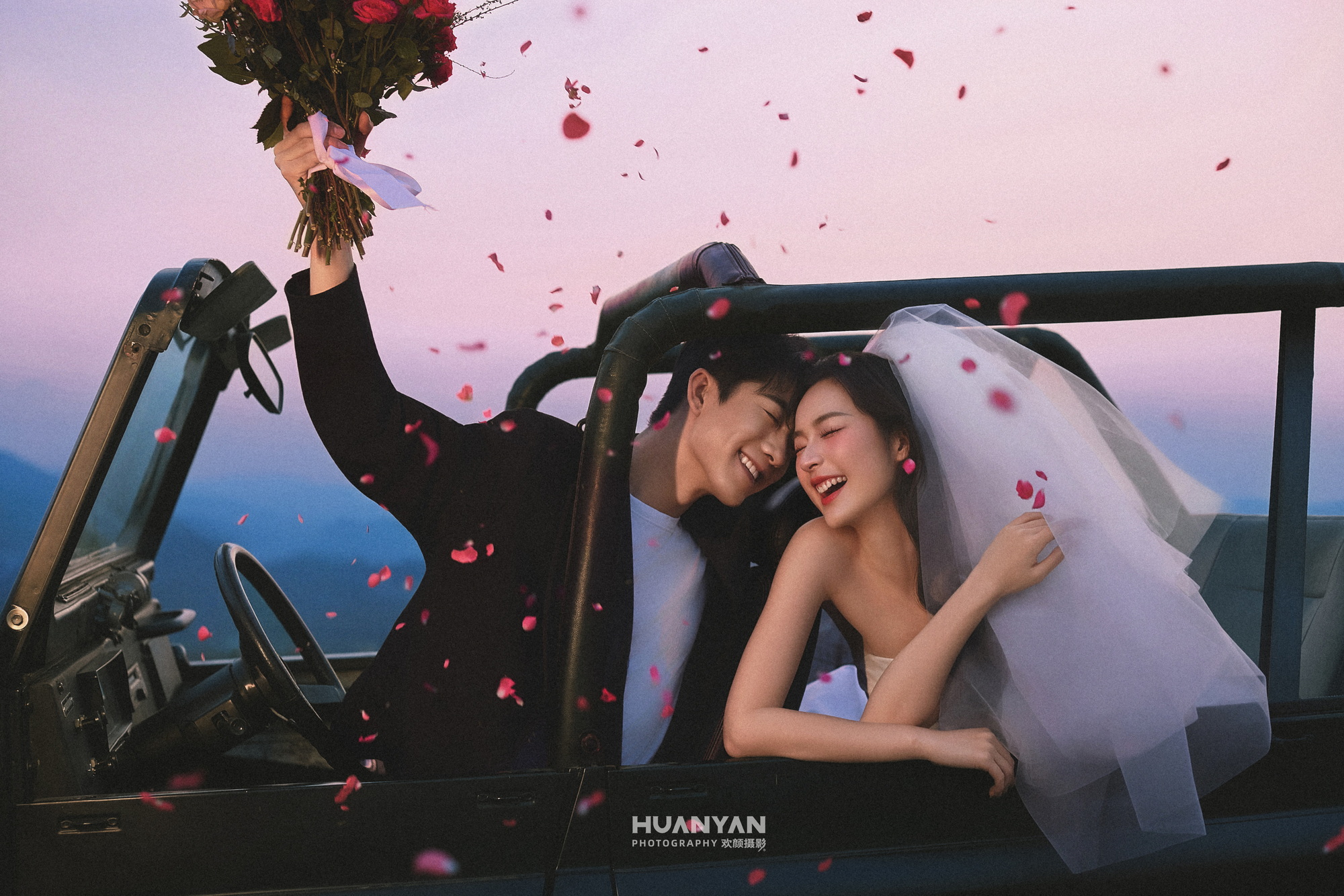 简约风婚纱照 · 室内场景 · 奔赴浪漫客片