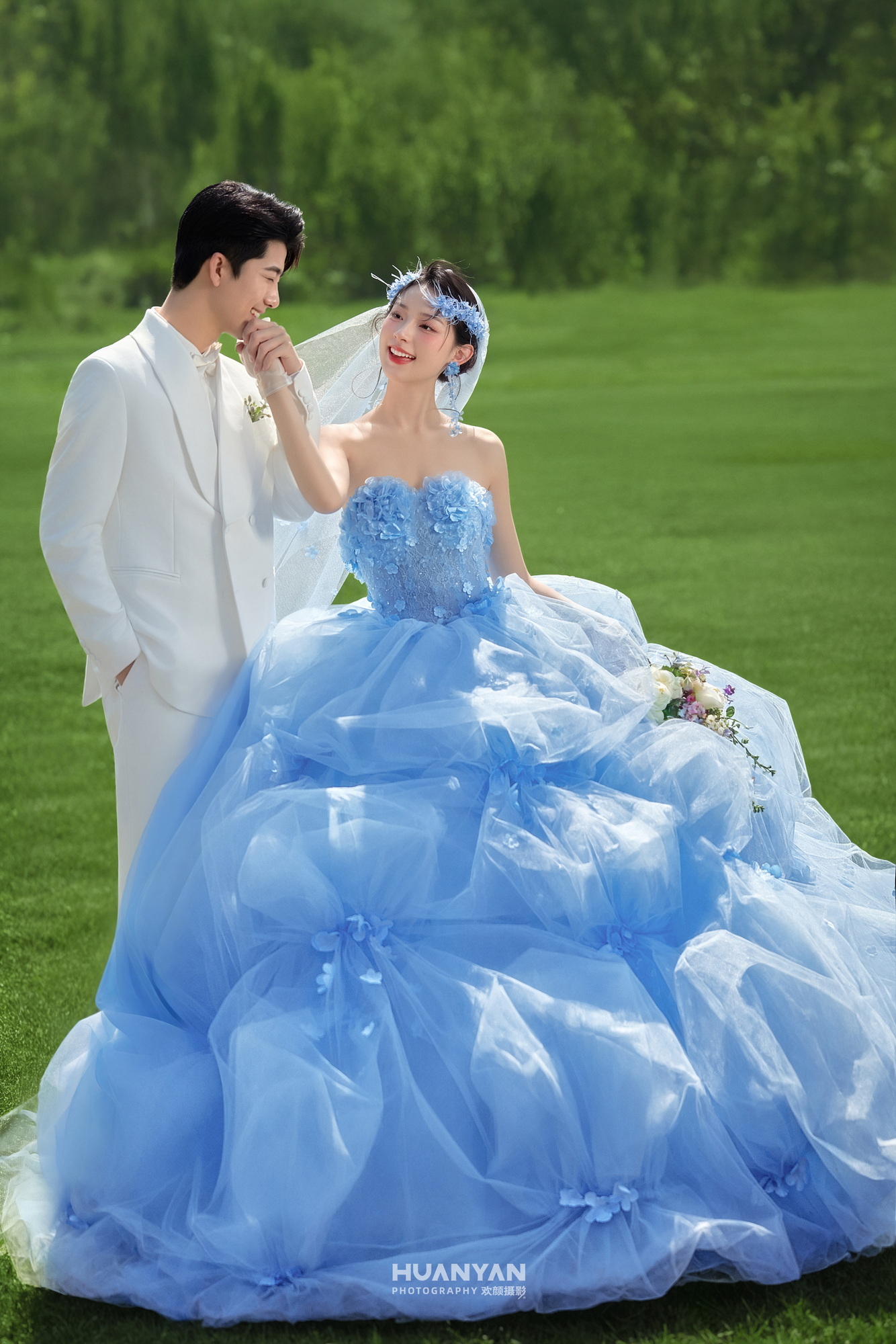 晴空蓝：森系风婚纱照室内实拍