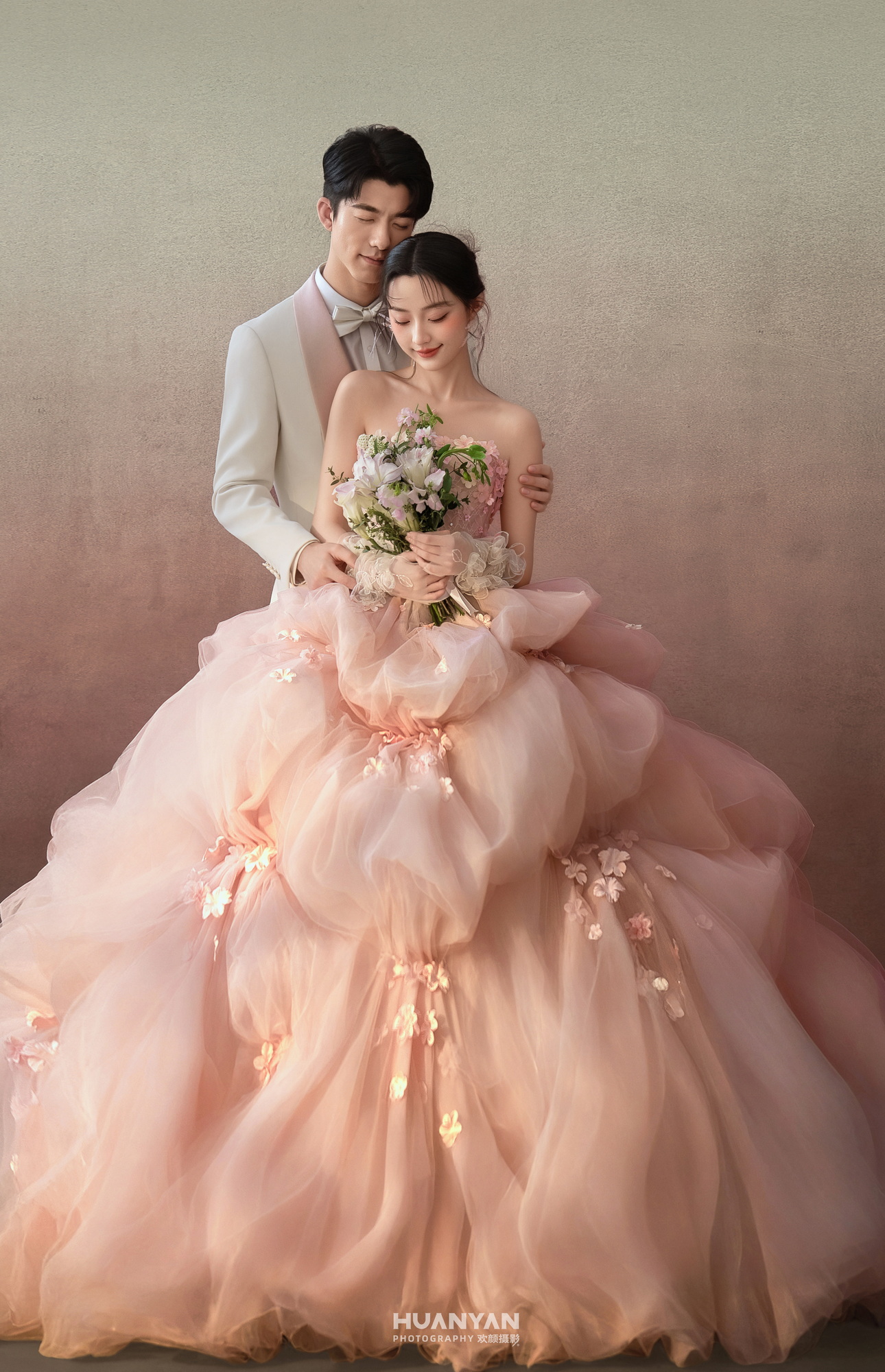 简约风婚纱照 · 室内场景 · 粉雾情书客片