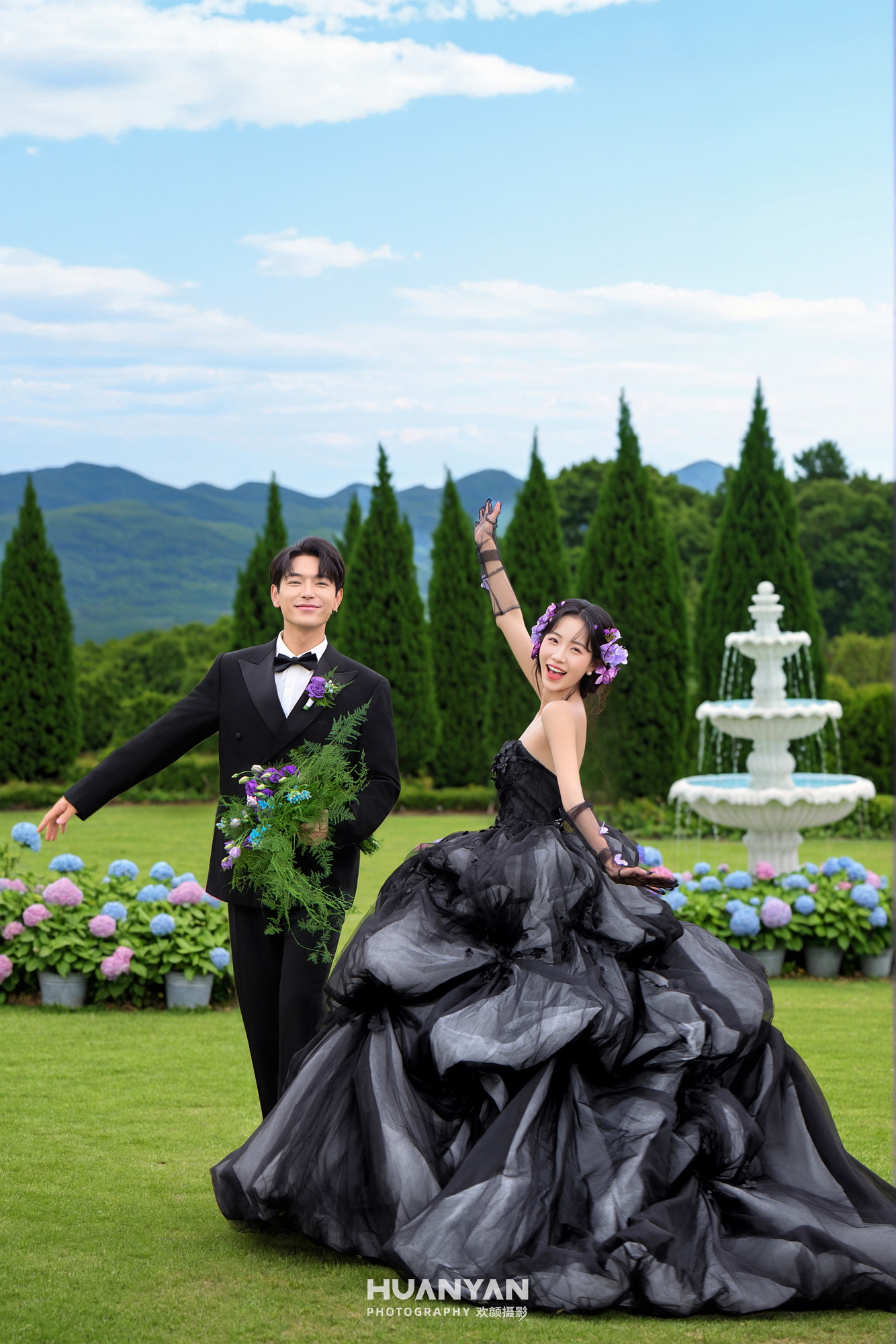 屿情书集客片第11张｜简约风婚纱照，摄于室内