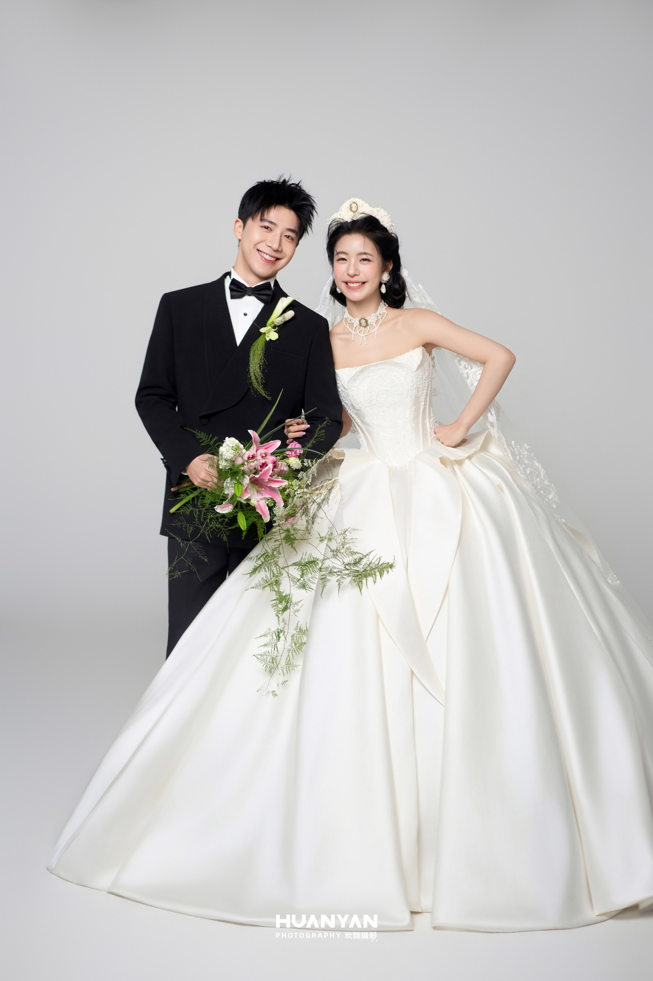 室内极简风婚纱照实拍（纯白叙事系列）