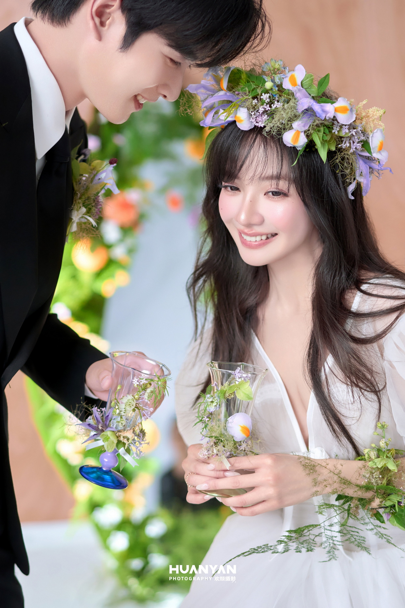 野旧梦：简约风婚纱照草地实拍