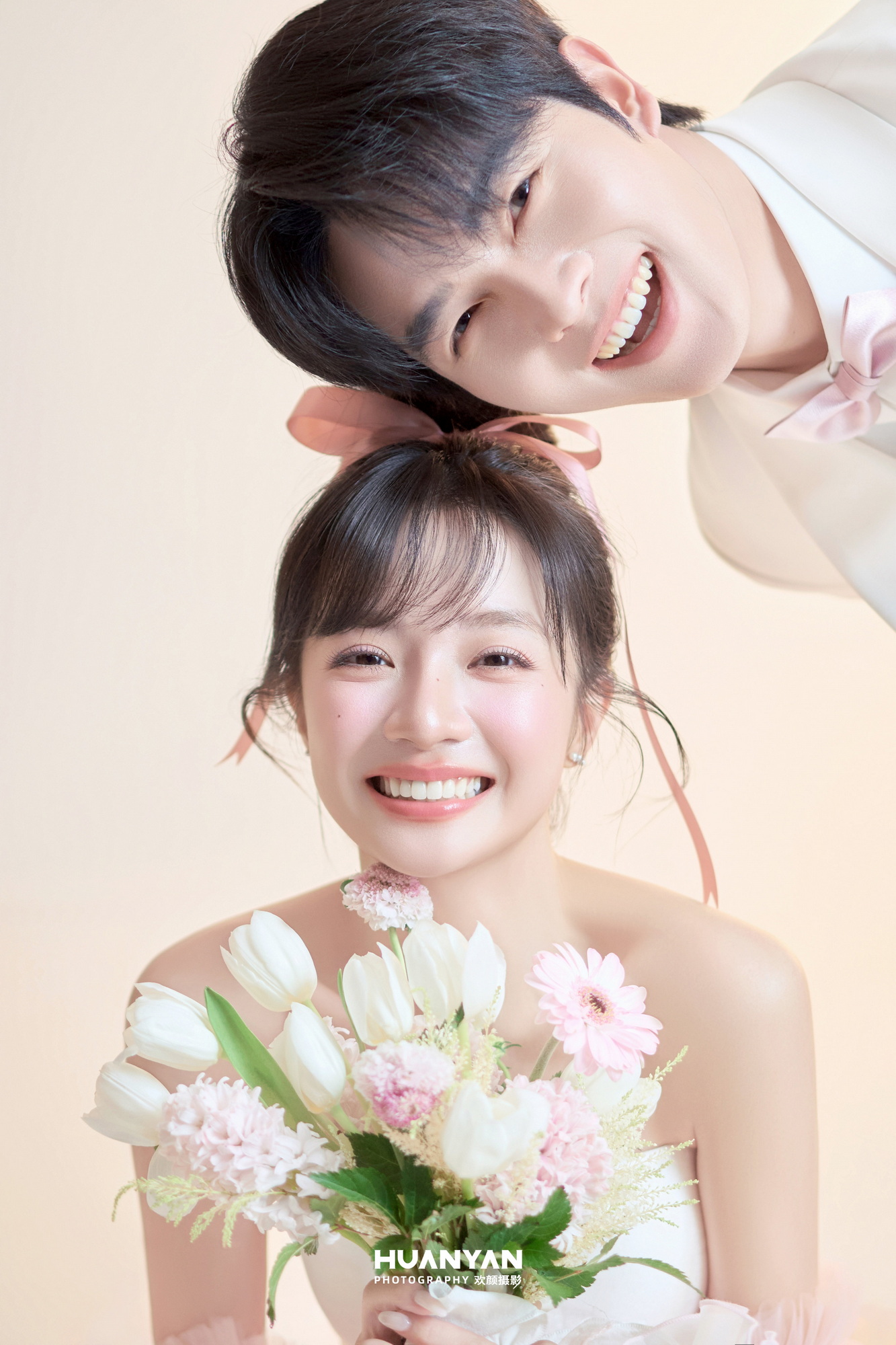 极简风婚纱照 · 室内场景 · 间白纱客片