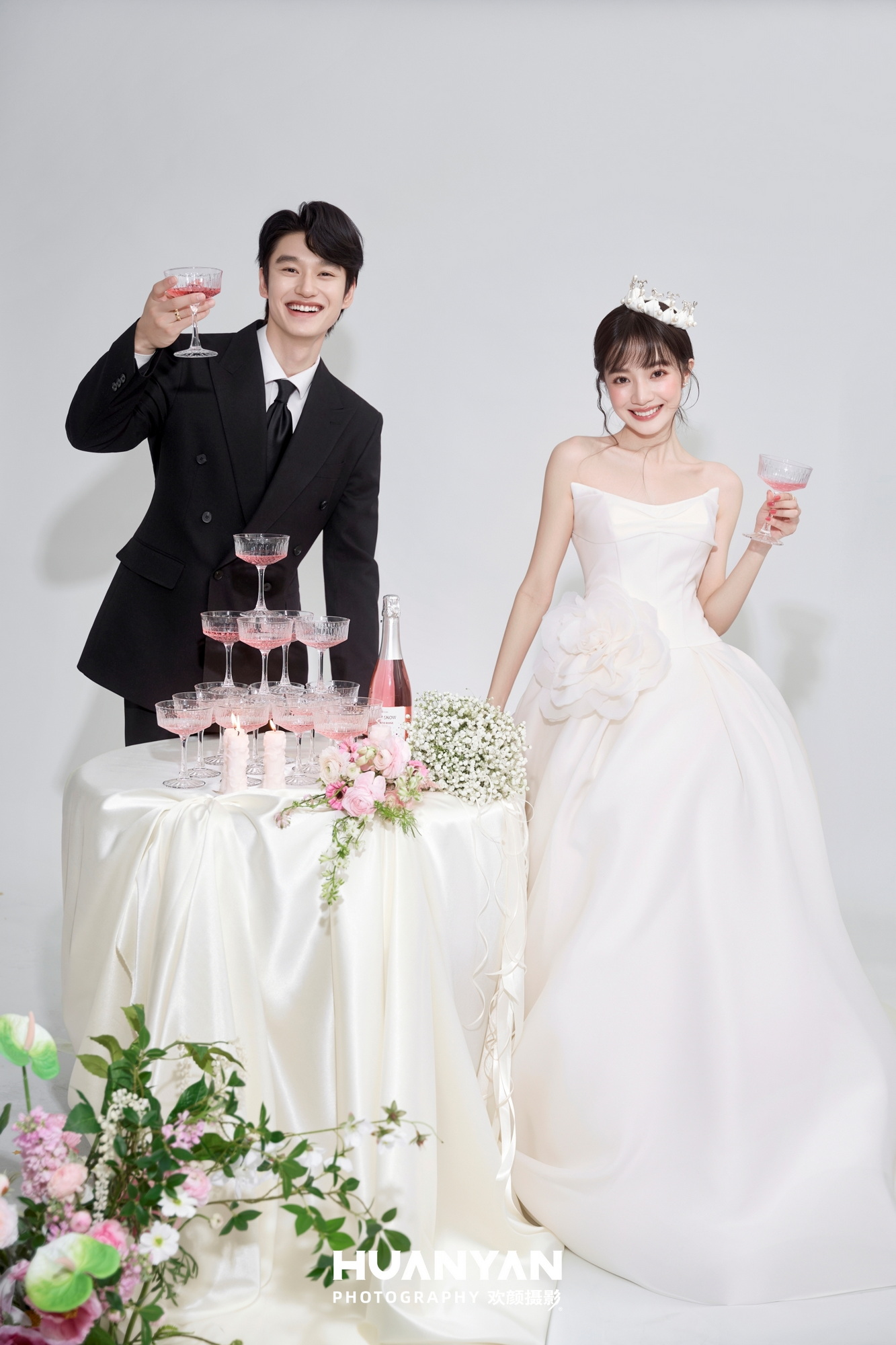简约风婚纱照 · 草地场景 · 野赴甜客片