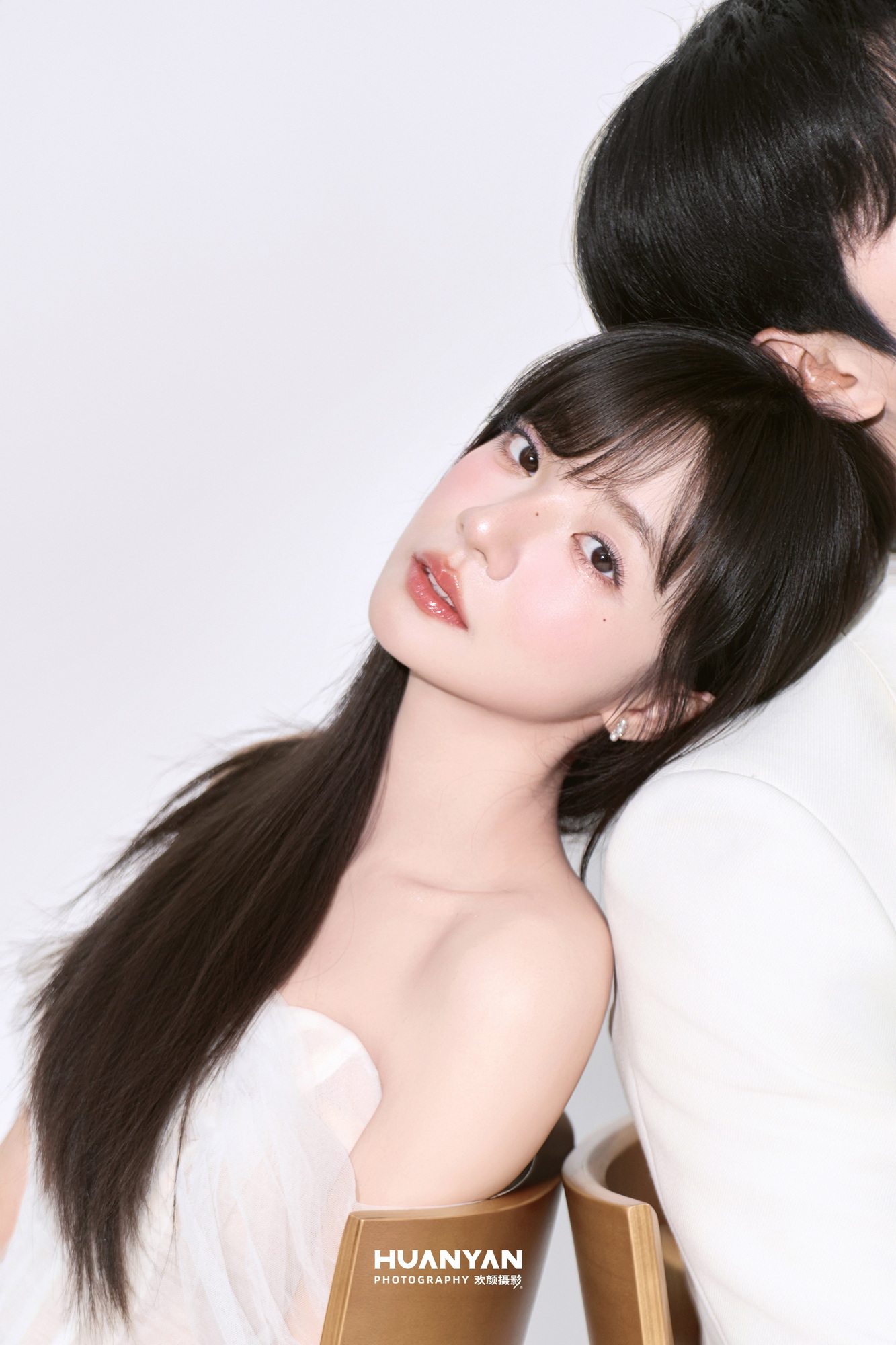 简约风婚纱照 · 室内场景 · 间漫步客片